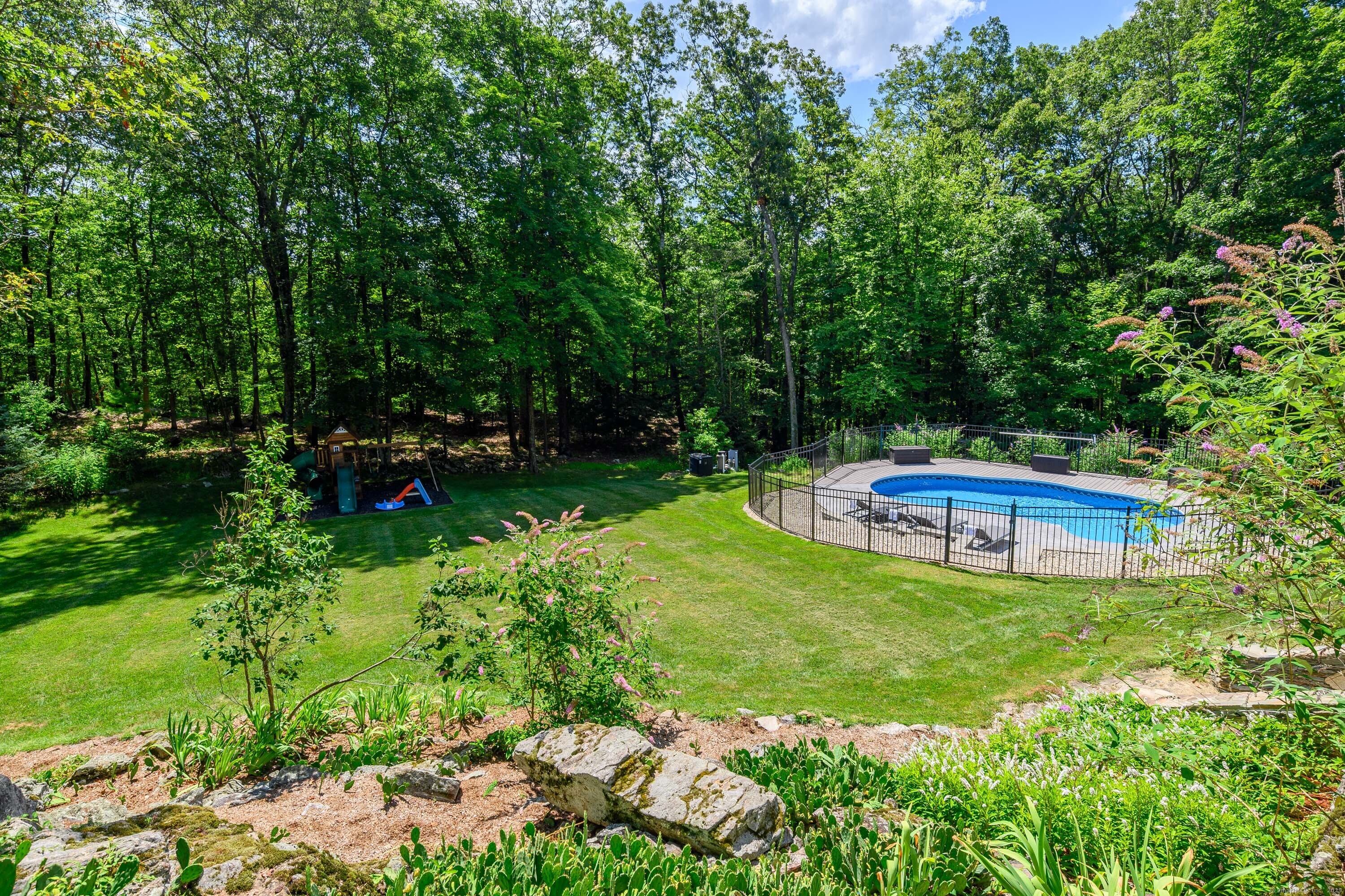 15 Coach HL Drive