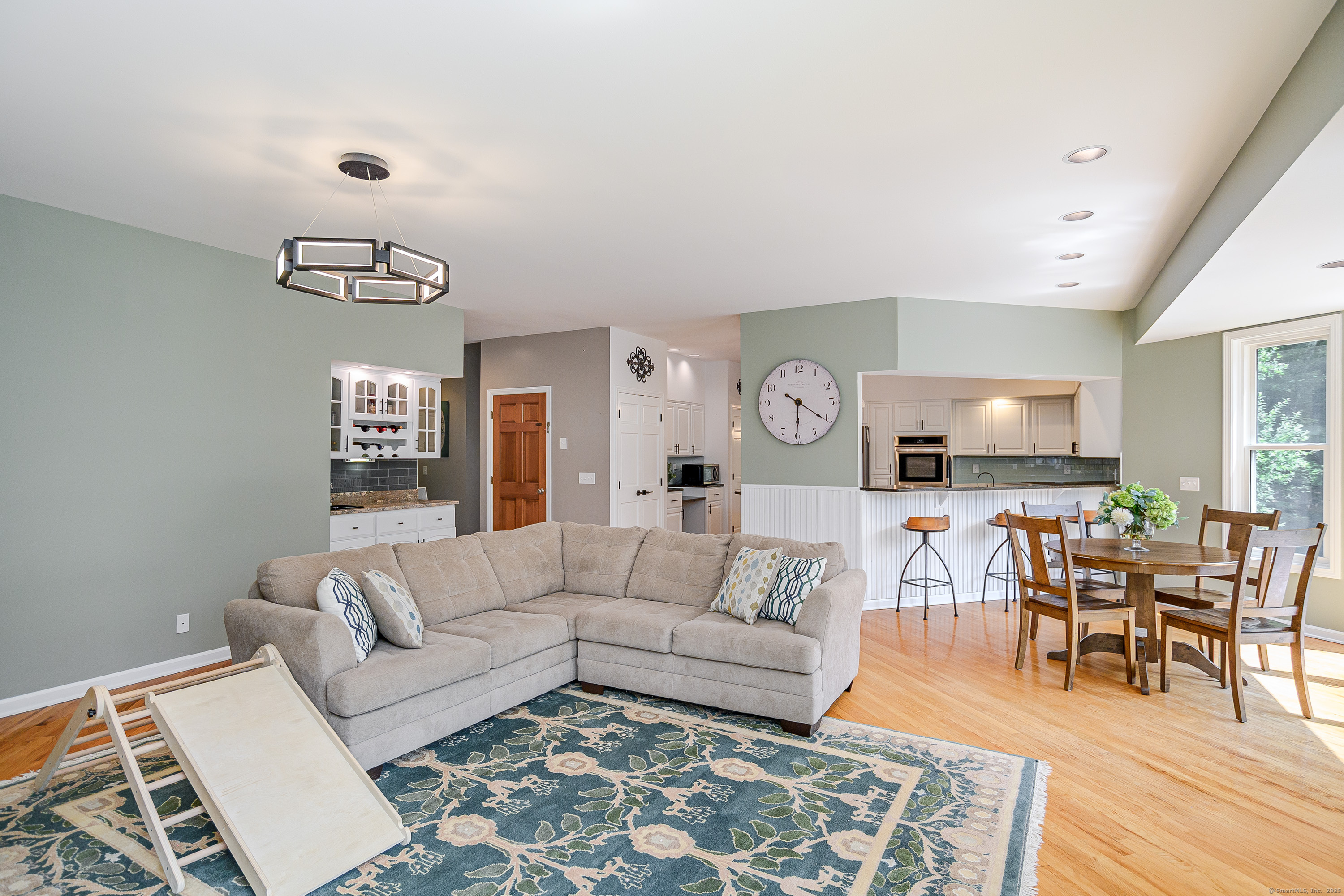 15 Coach HL Drive