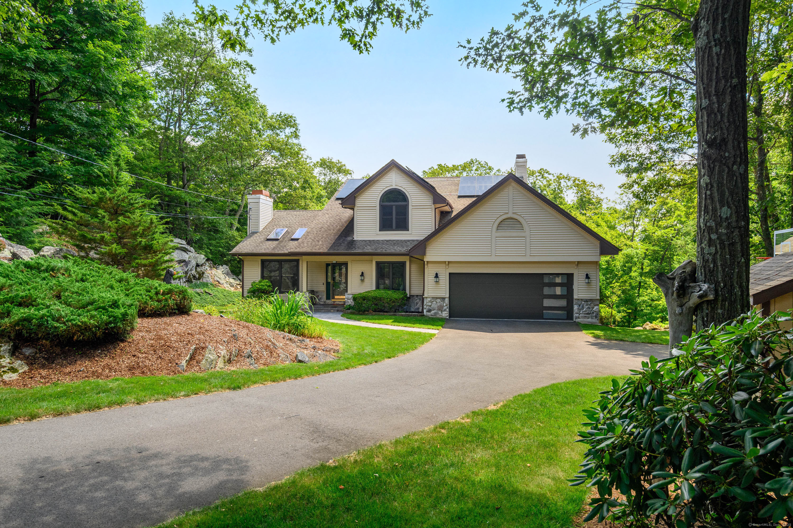 15 Coach HL Drive