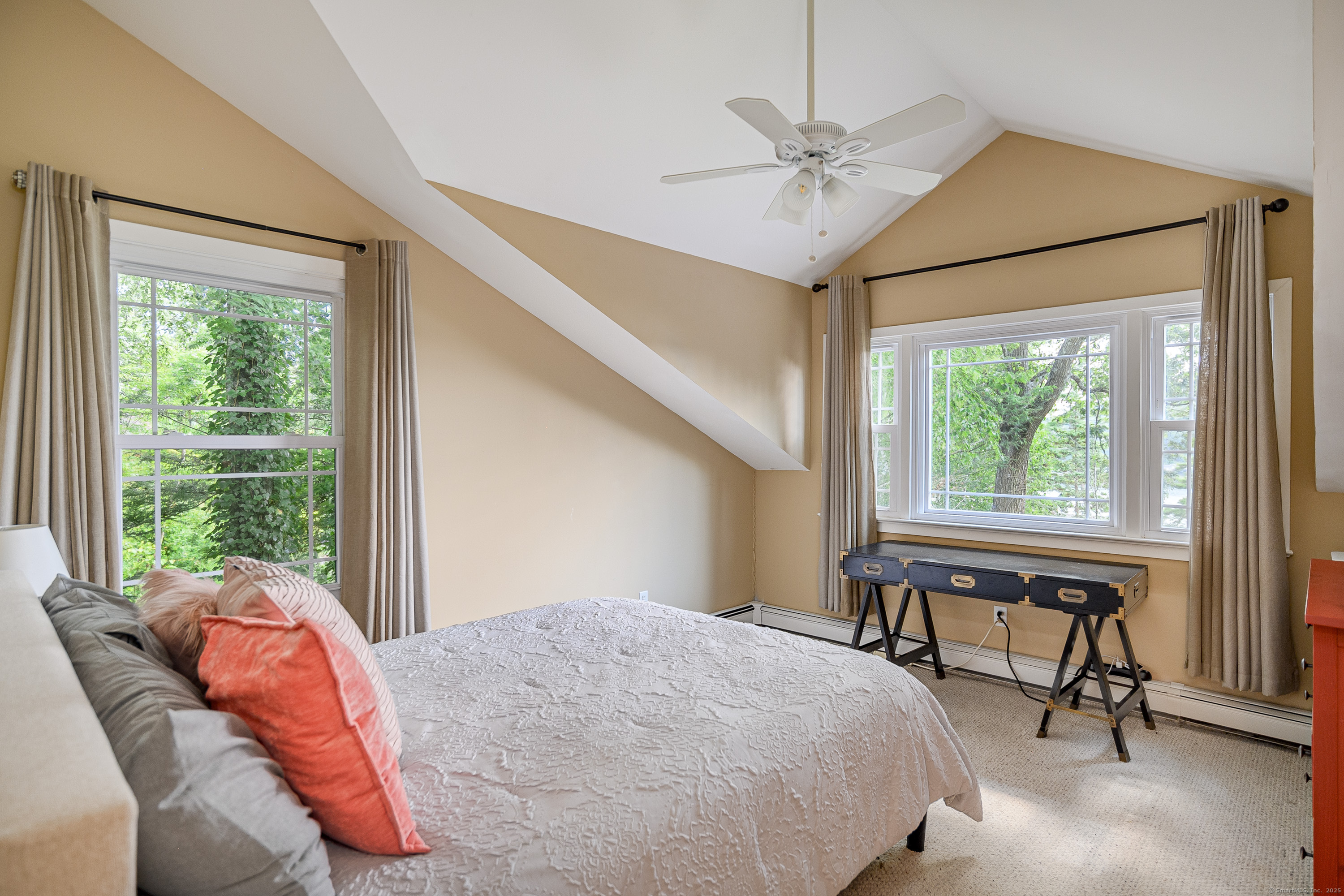 153 40 Acre Mountain Road