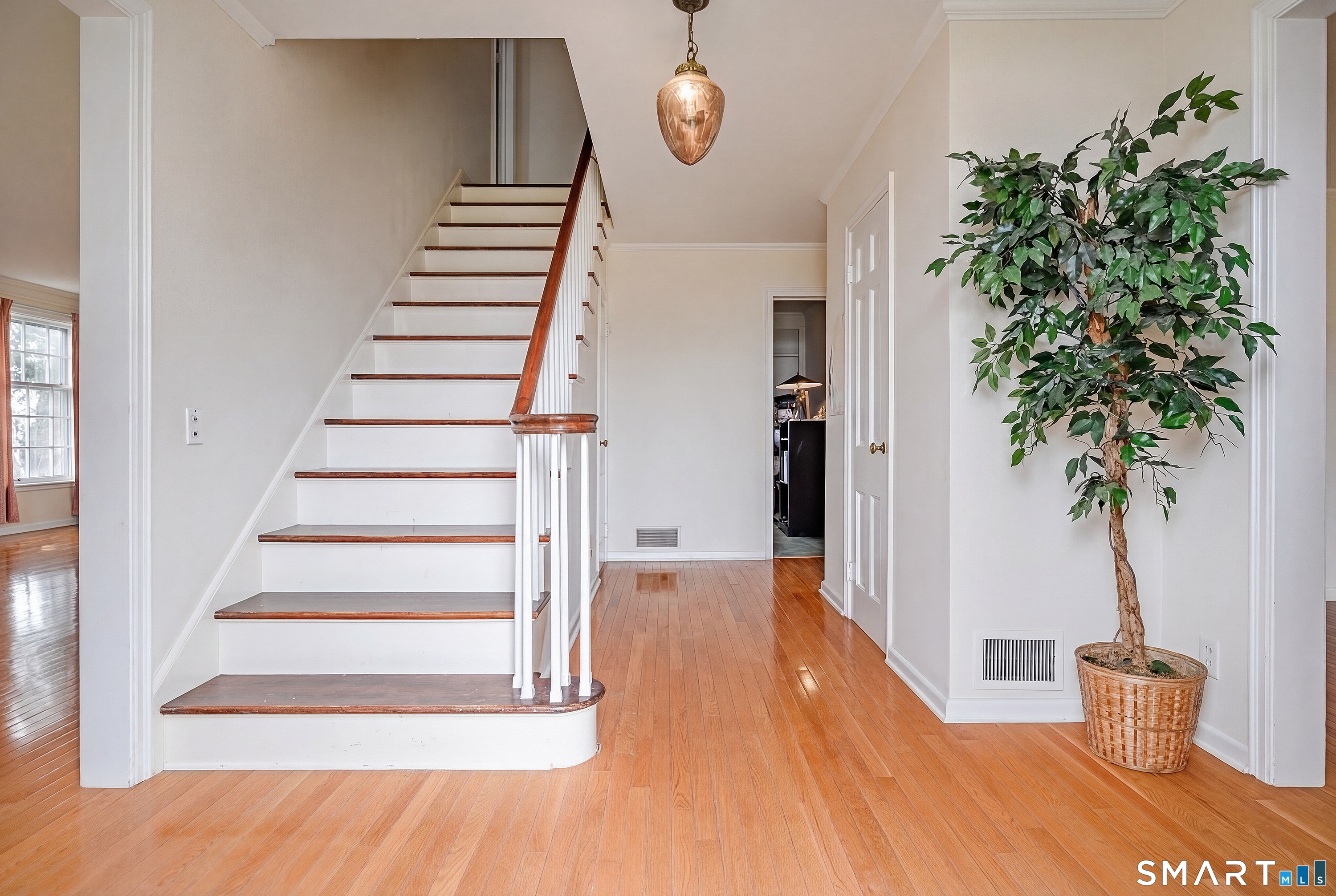 8 Crest Road