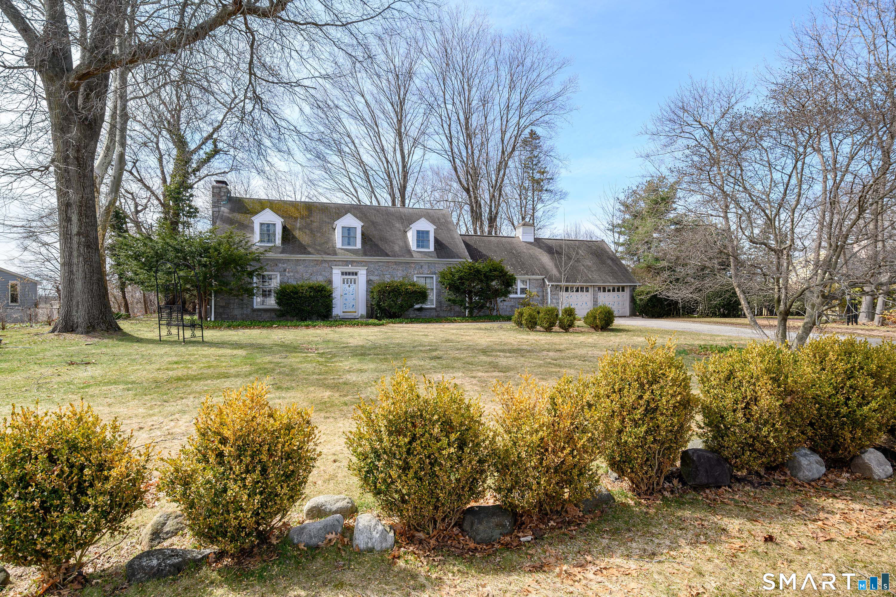 8 Crest Road