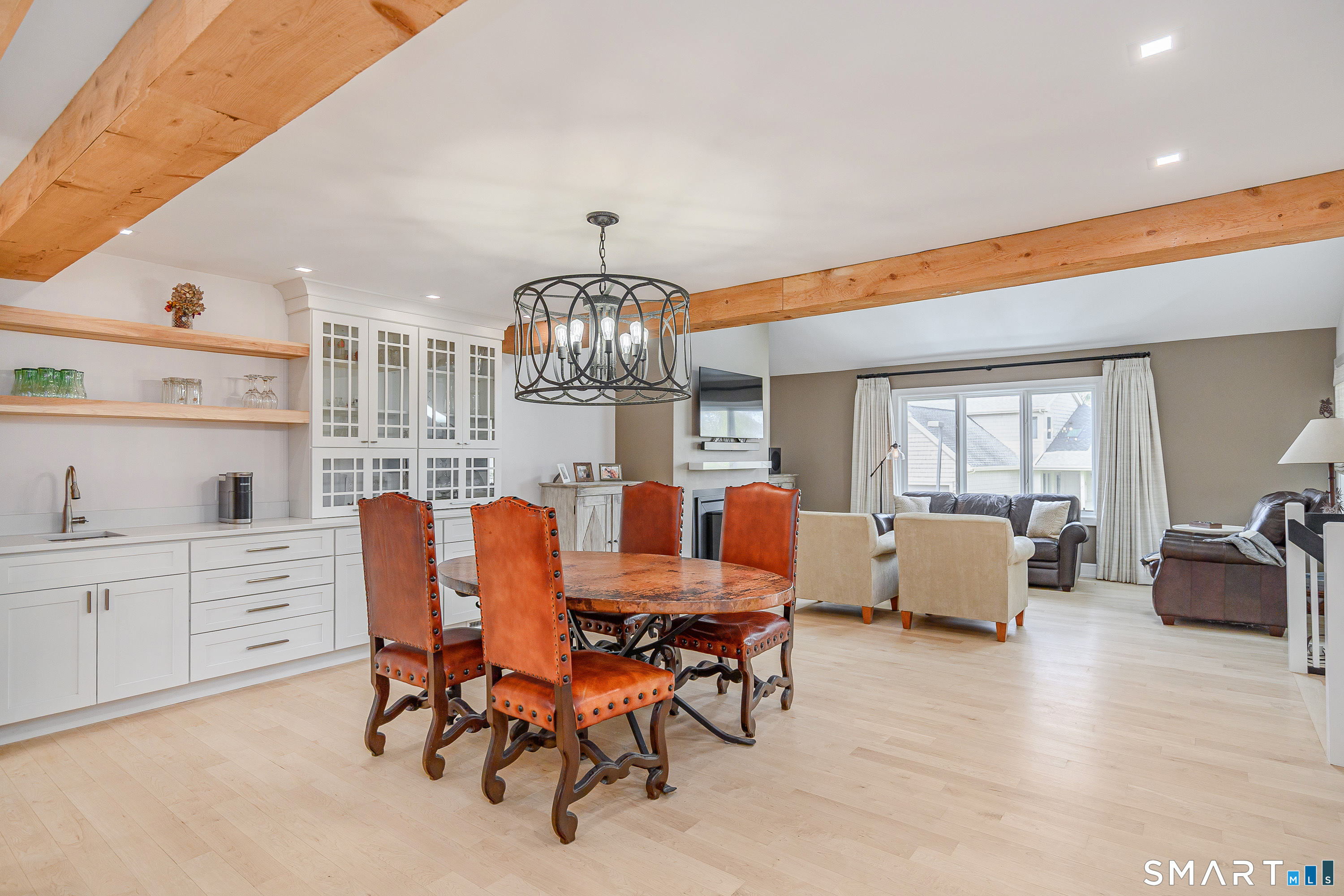 12 Boulevard Drive 22-132