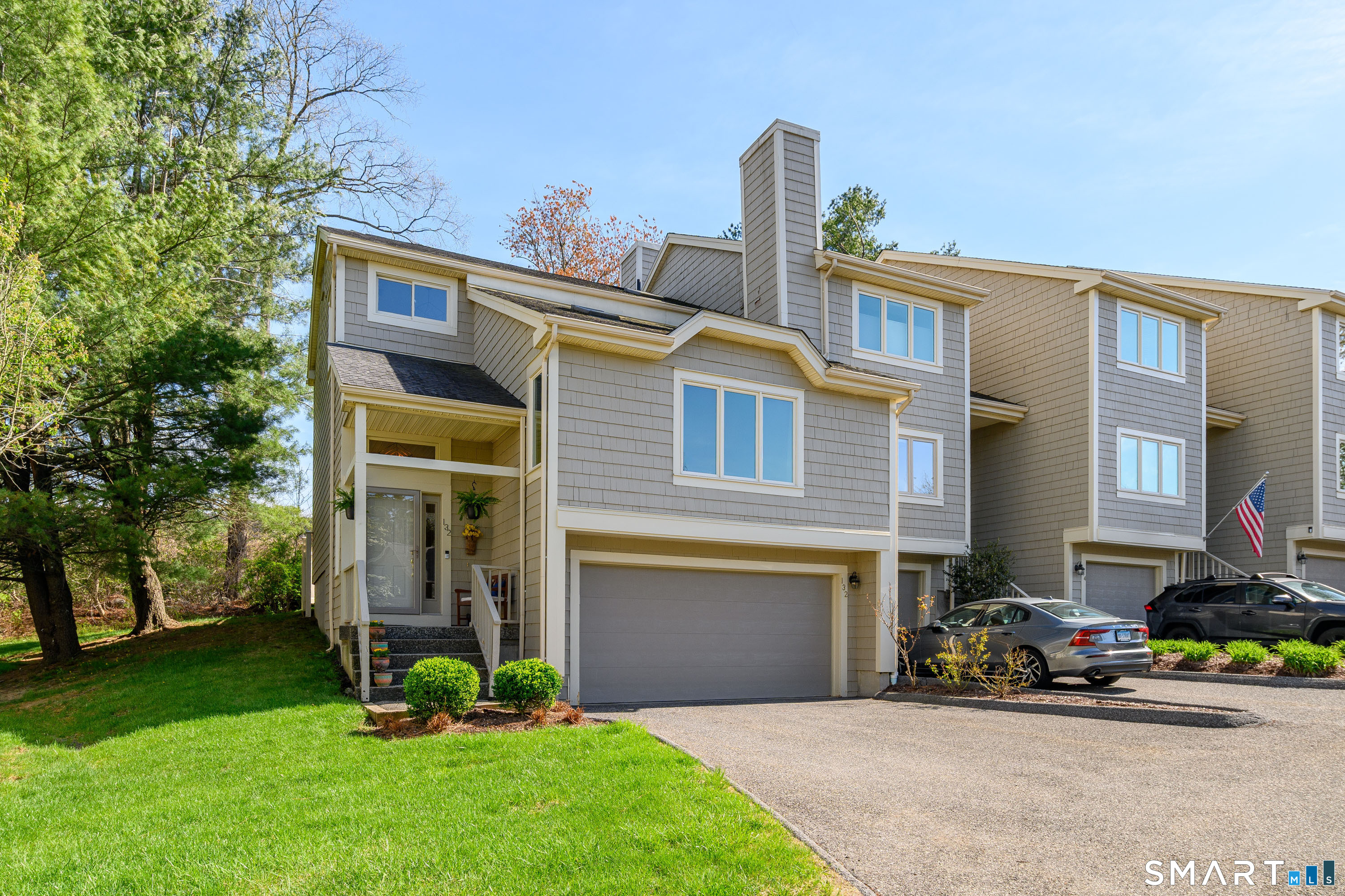 12 Boulevard Drive 22-132