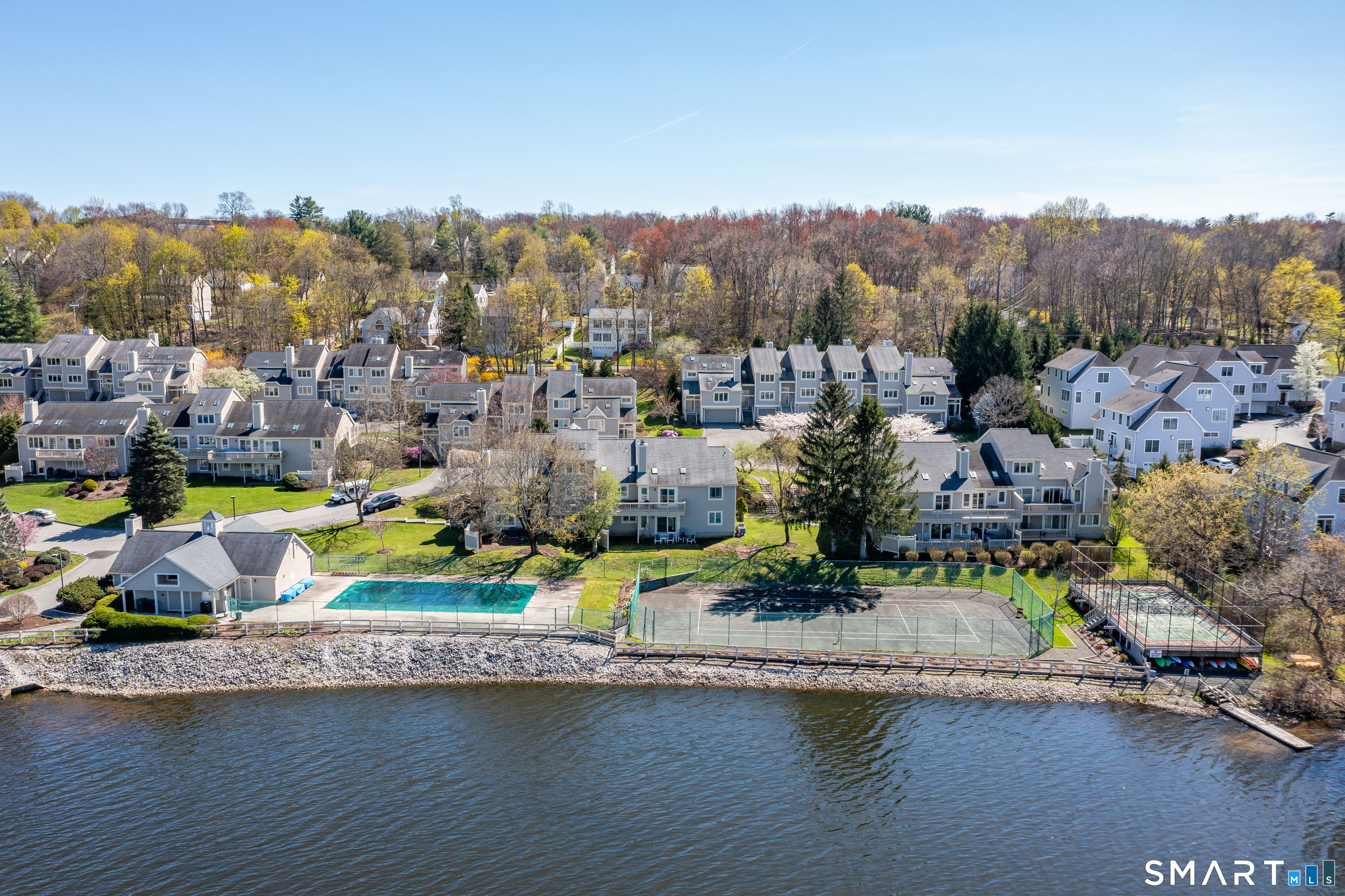 12 Boulevard Drive 22-132