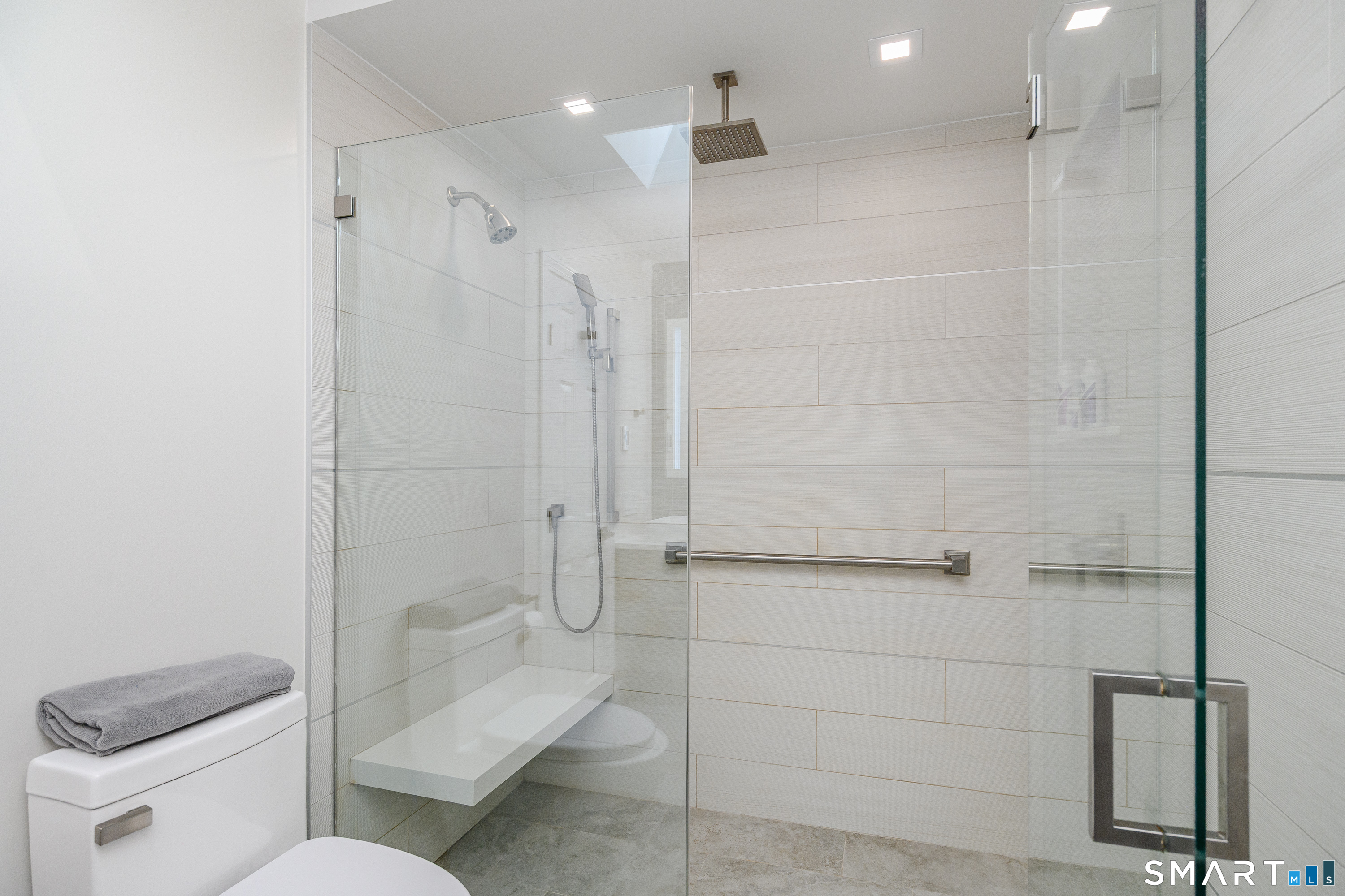 12 Boulevard Drive 22-132