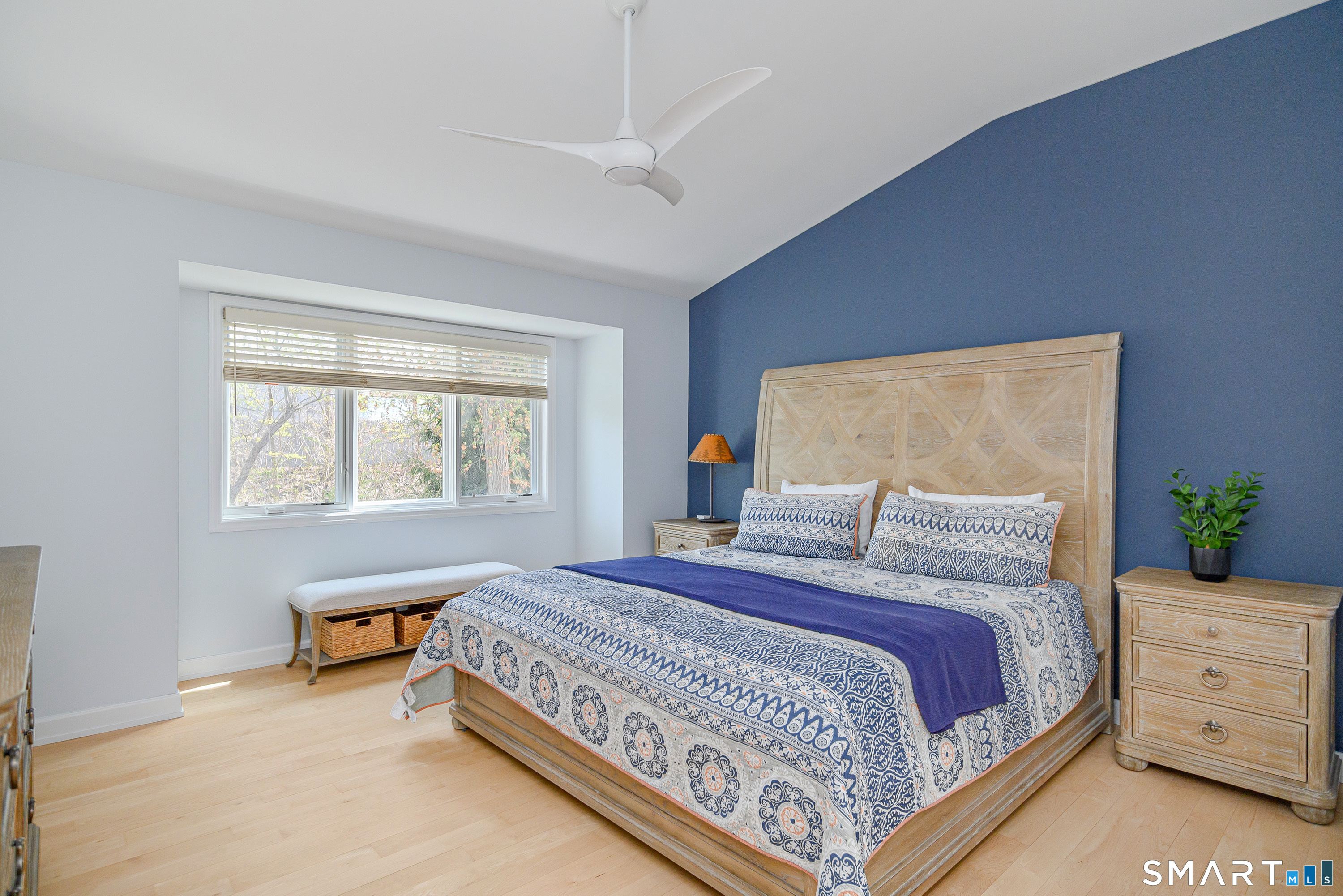 12 Boulevard Drive 22-132