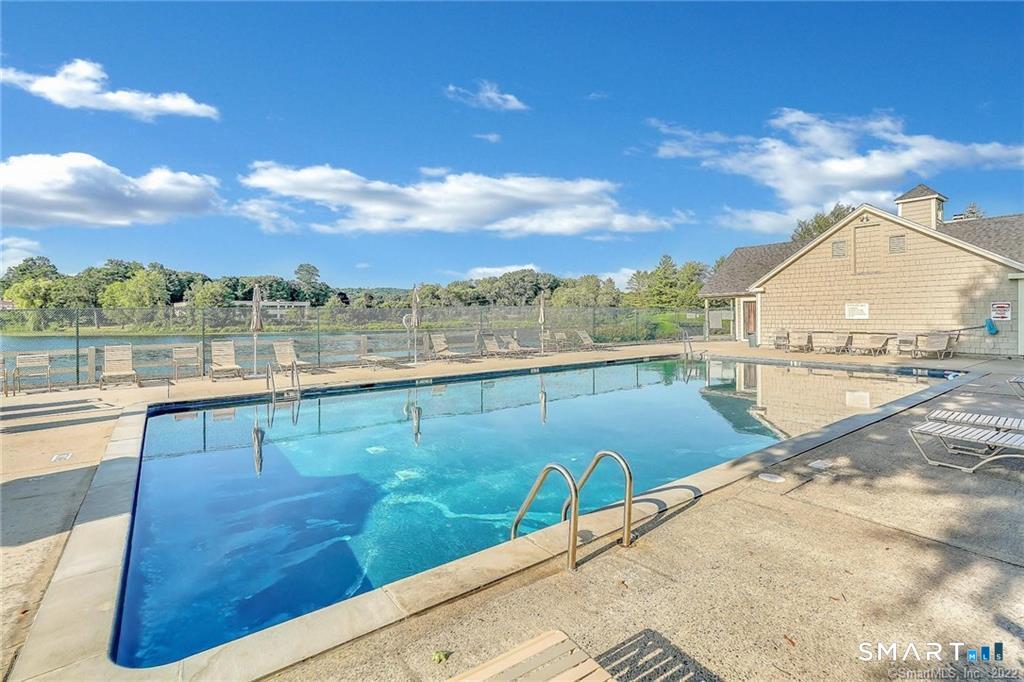 12 Boulevard Drive 22-132