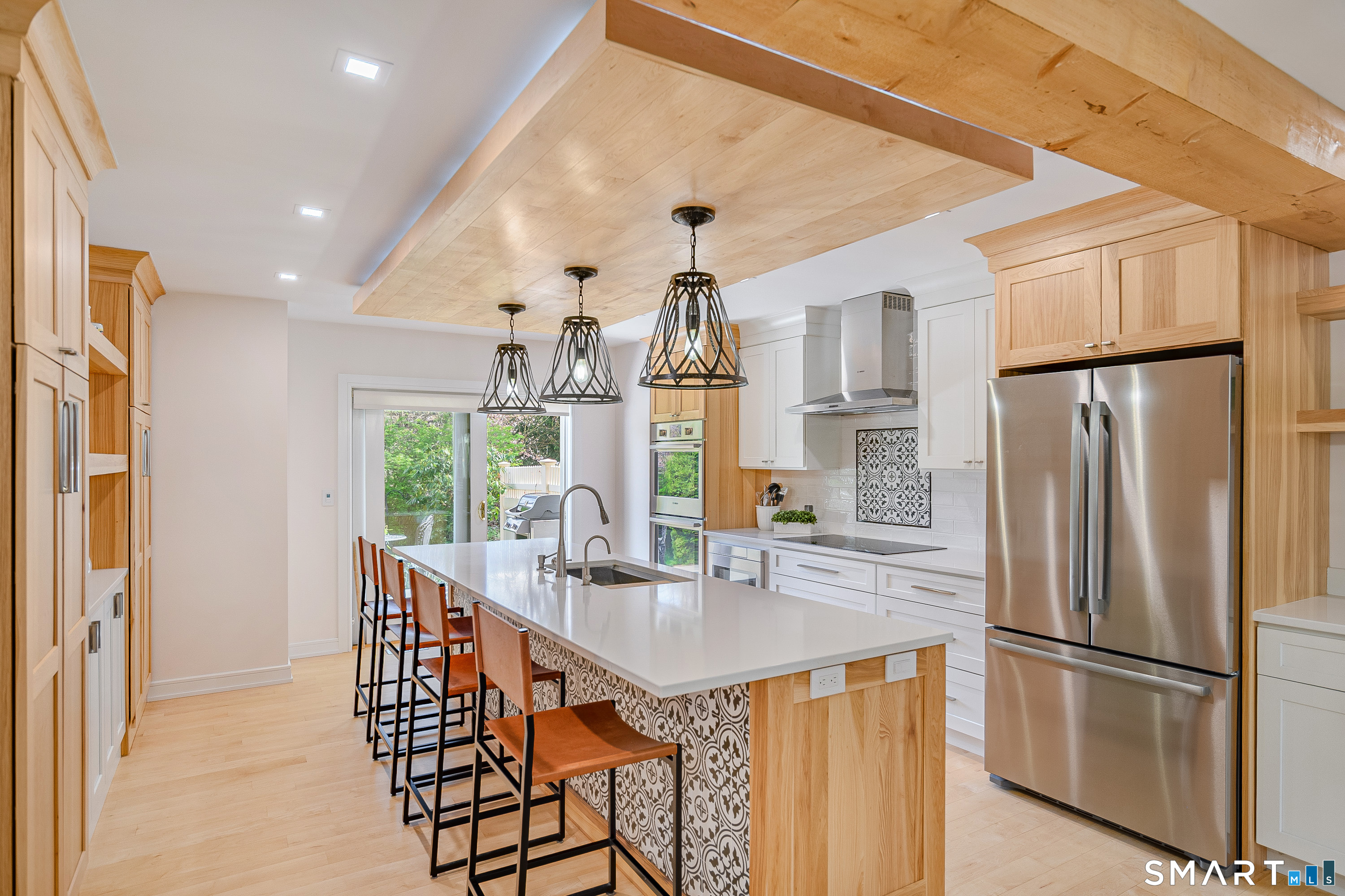 12 Boulevard Drive 22-132