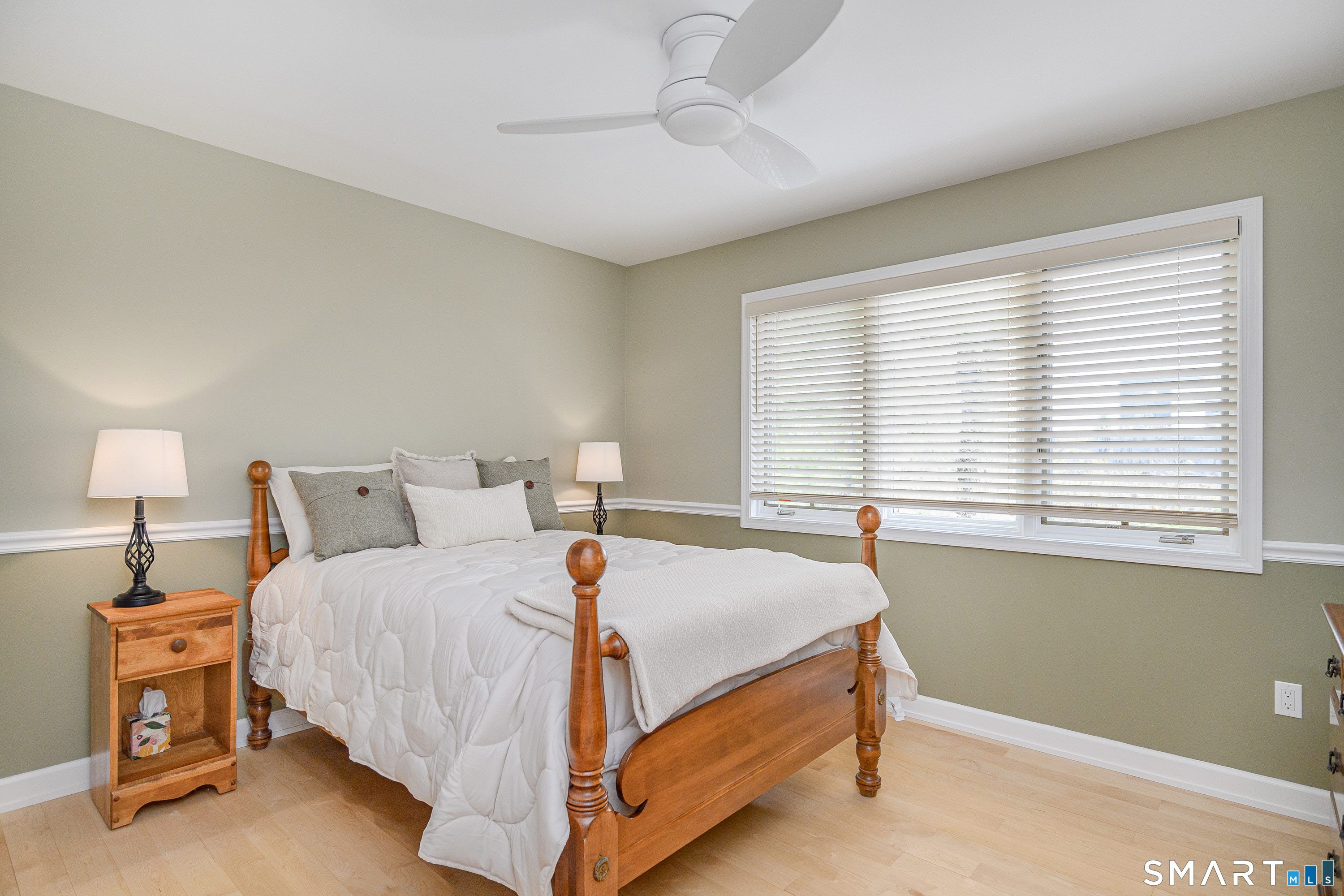12 Boulevard Drive 22-132