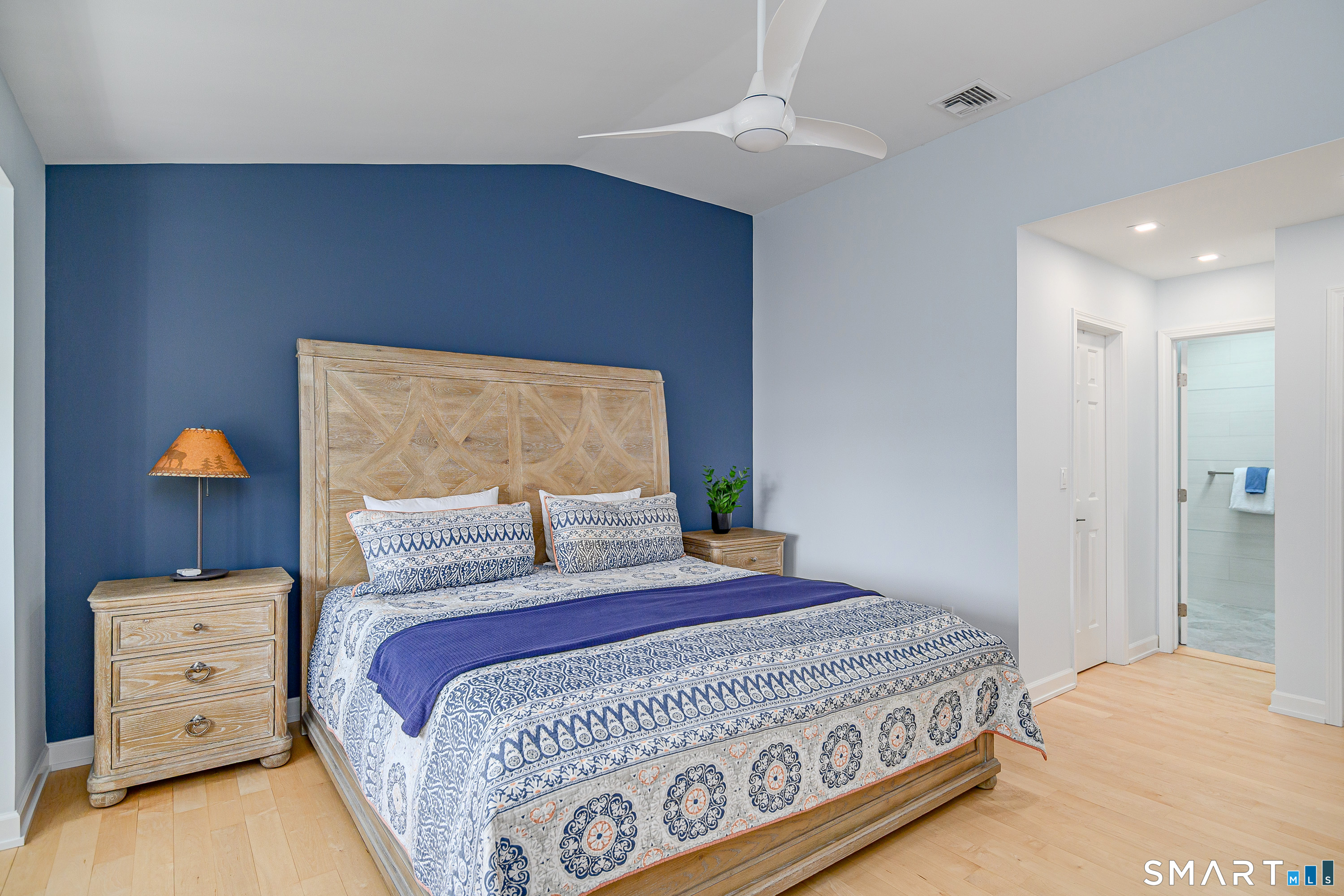 12 Boulevard Drive 22-132