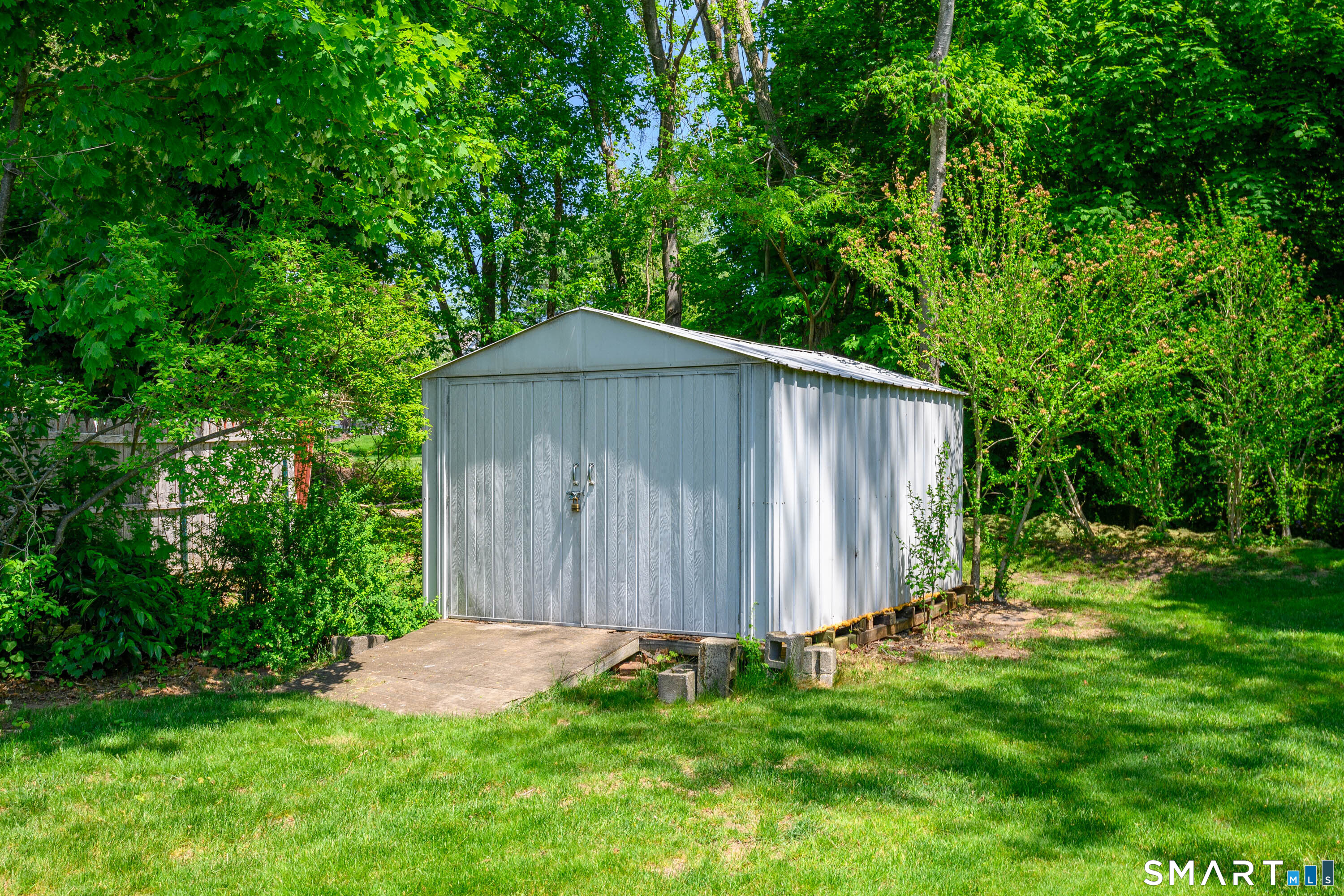 13 Valley Stream Drive