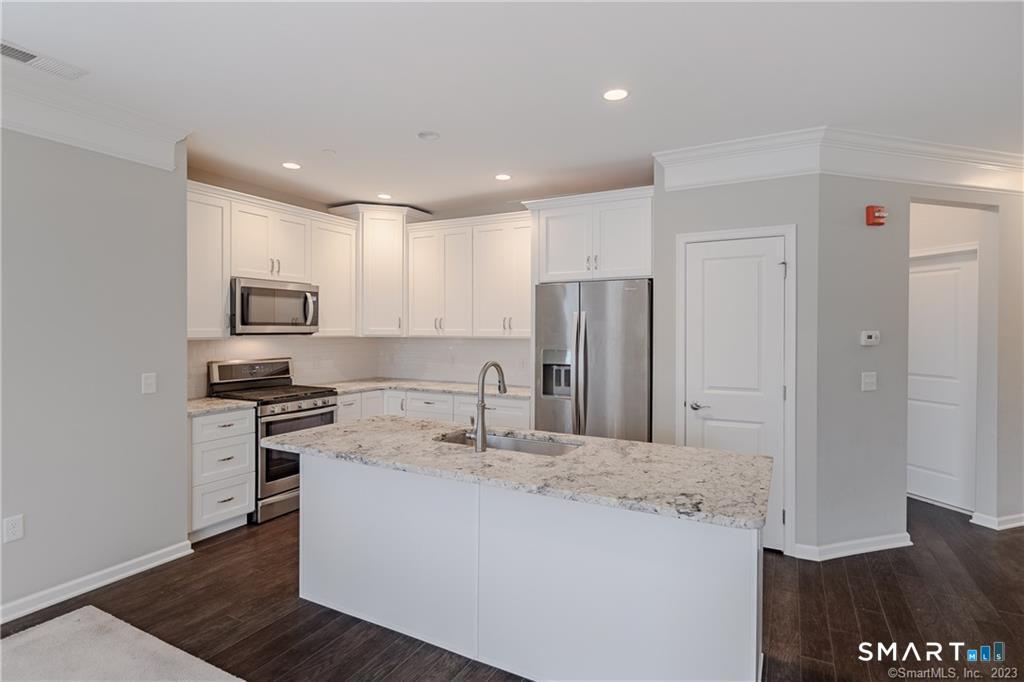 822 Center Meadow Lane 822