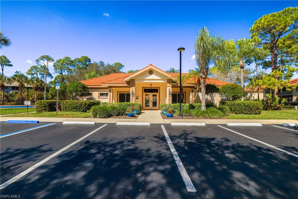 305 Robin Hood CIR # 101