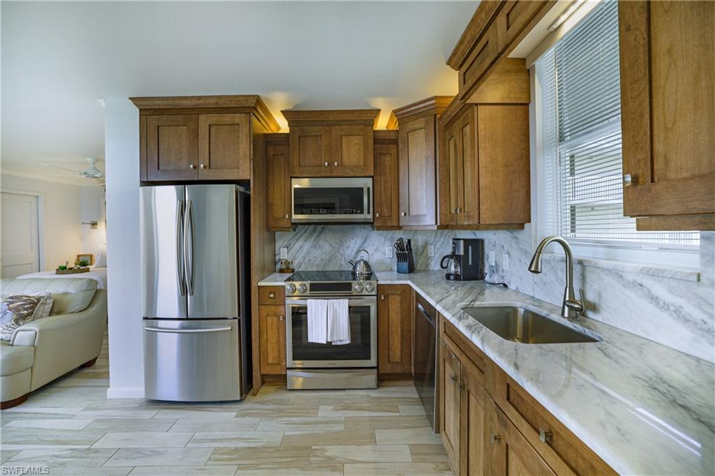 5600 Bonita Beach RD 802