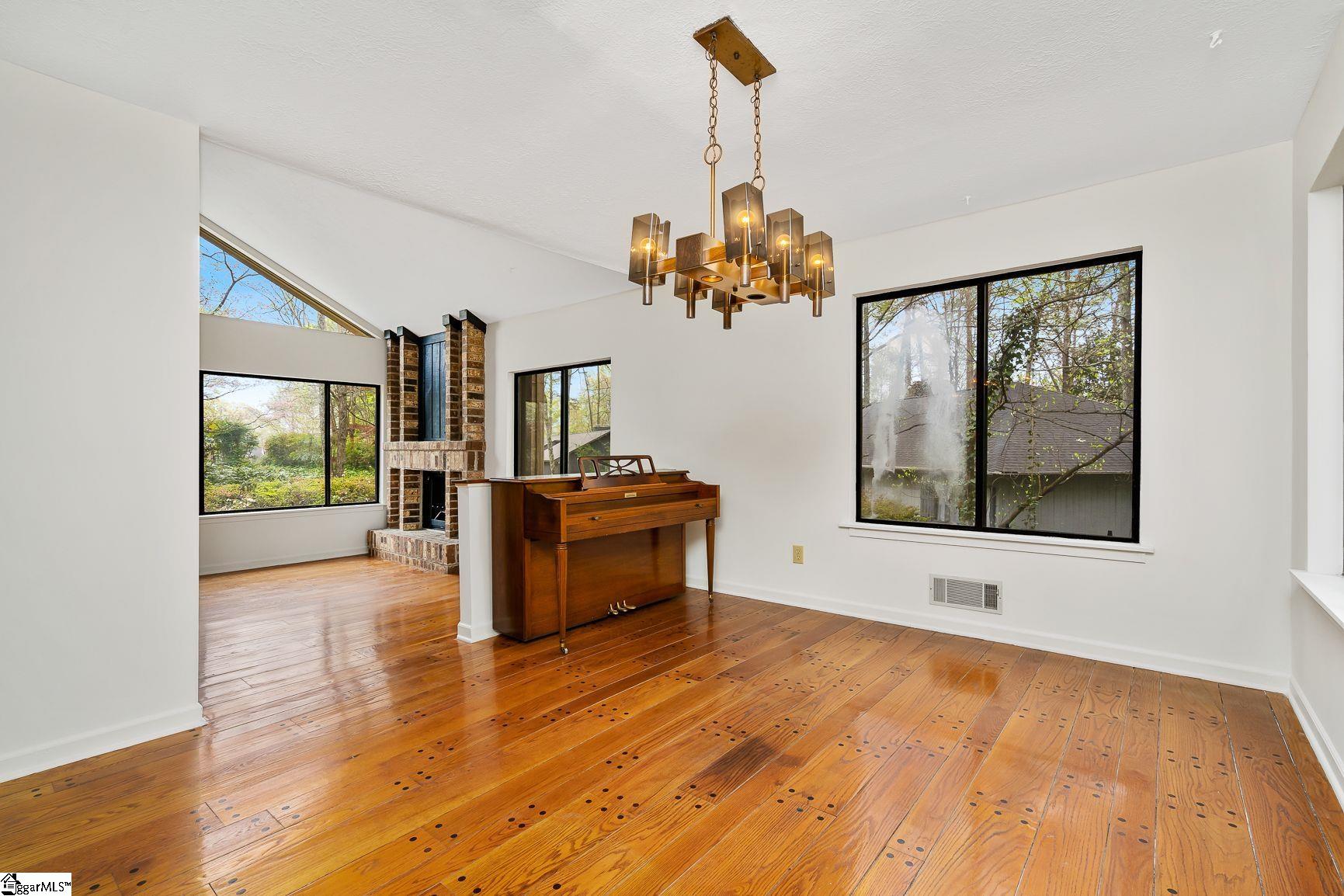 216 Whittlin Way