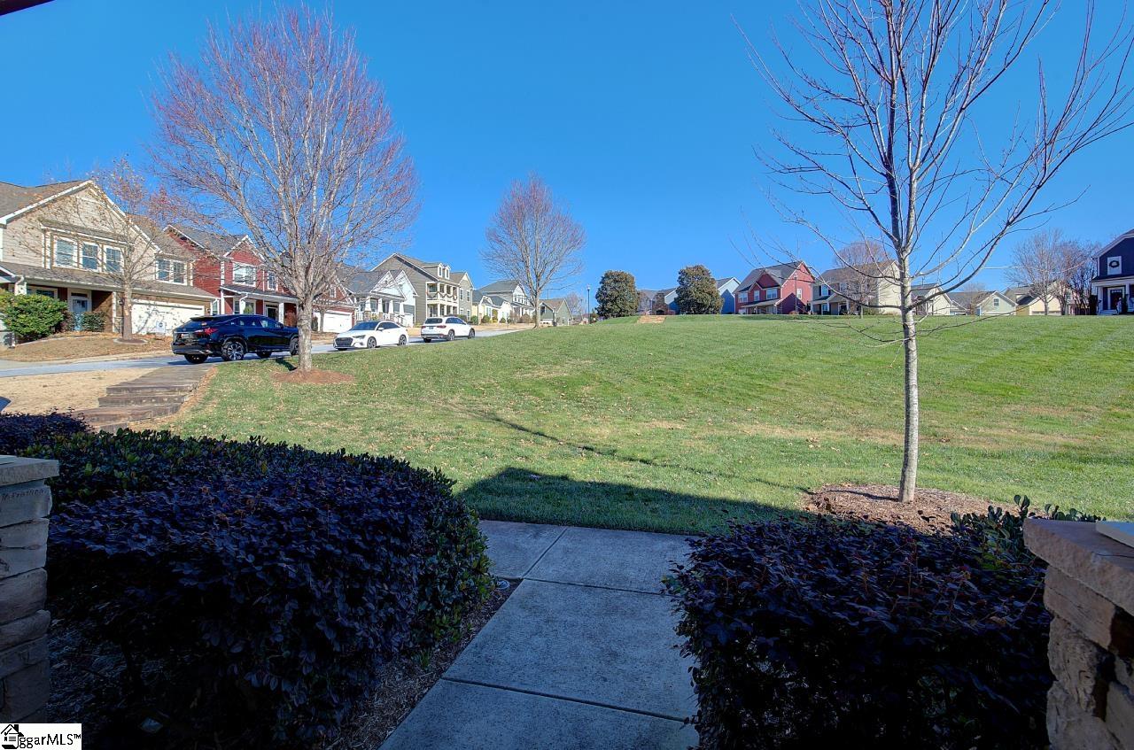 618 Springbank Alley