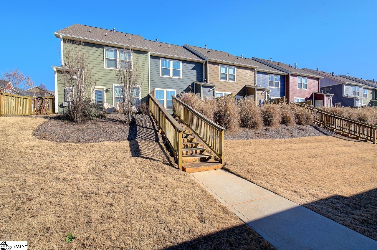 618 Springbank Alley