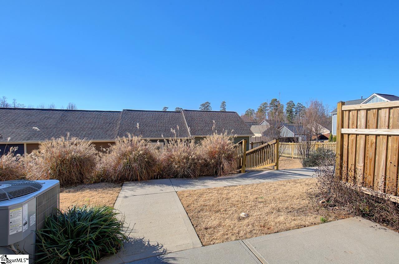 618 Springbank Alley