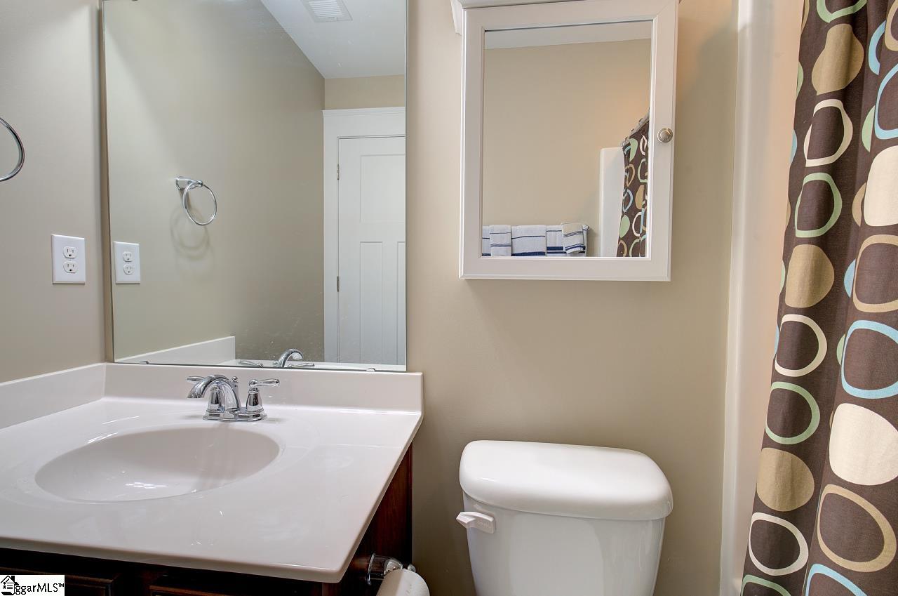 618 Springbank Alley