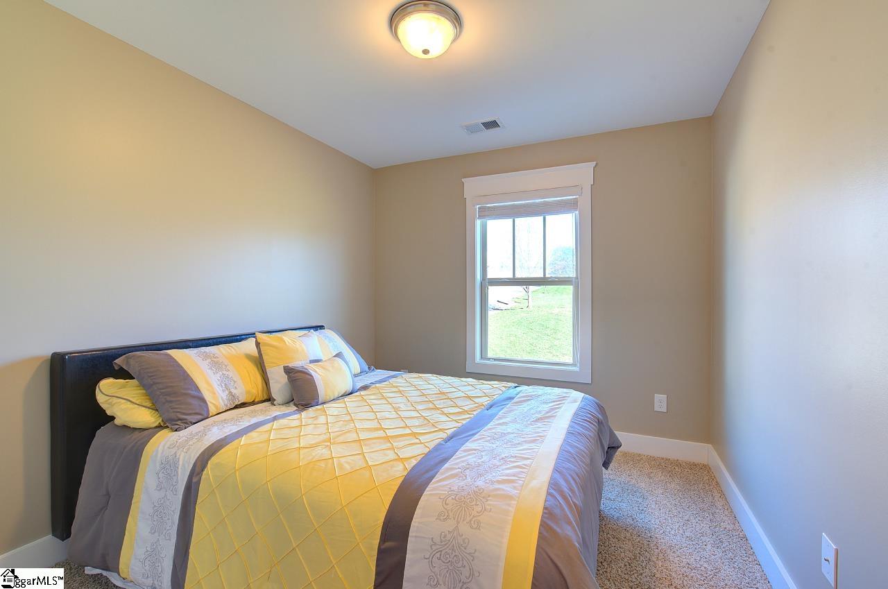 618 Springbank Alley