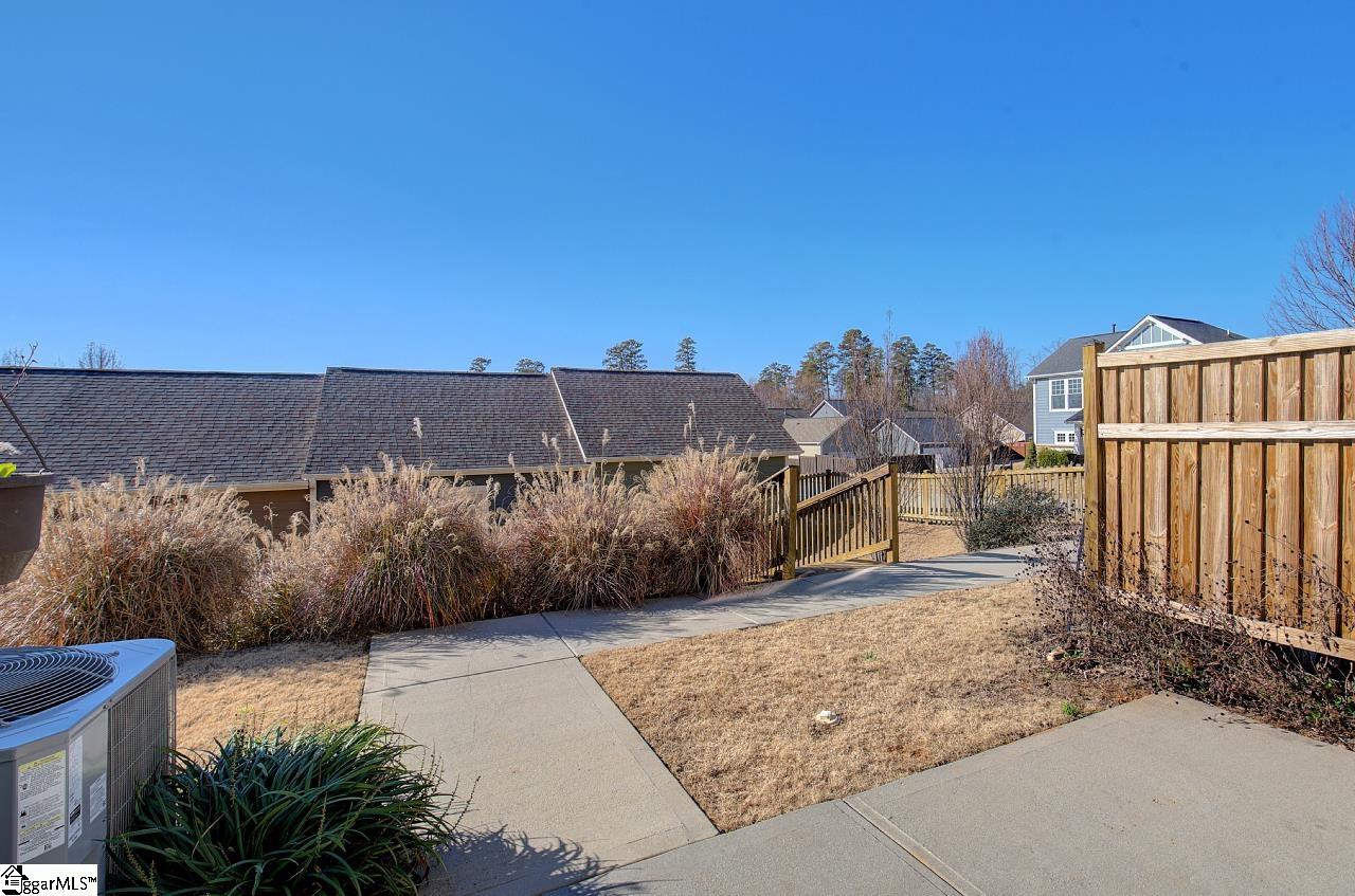 618 Springbank Alley