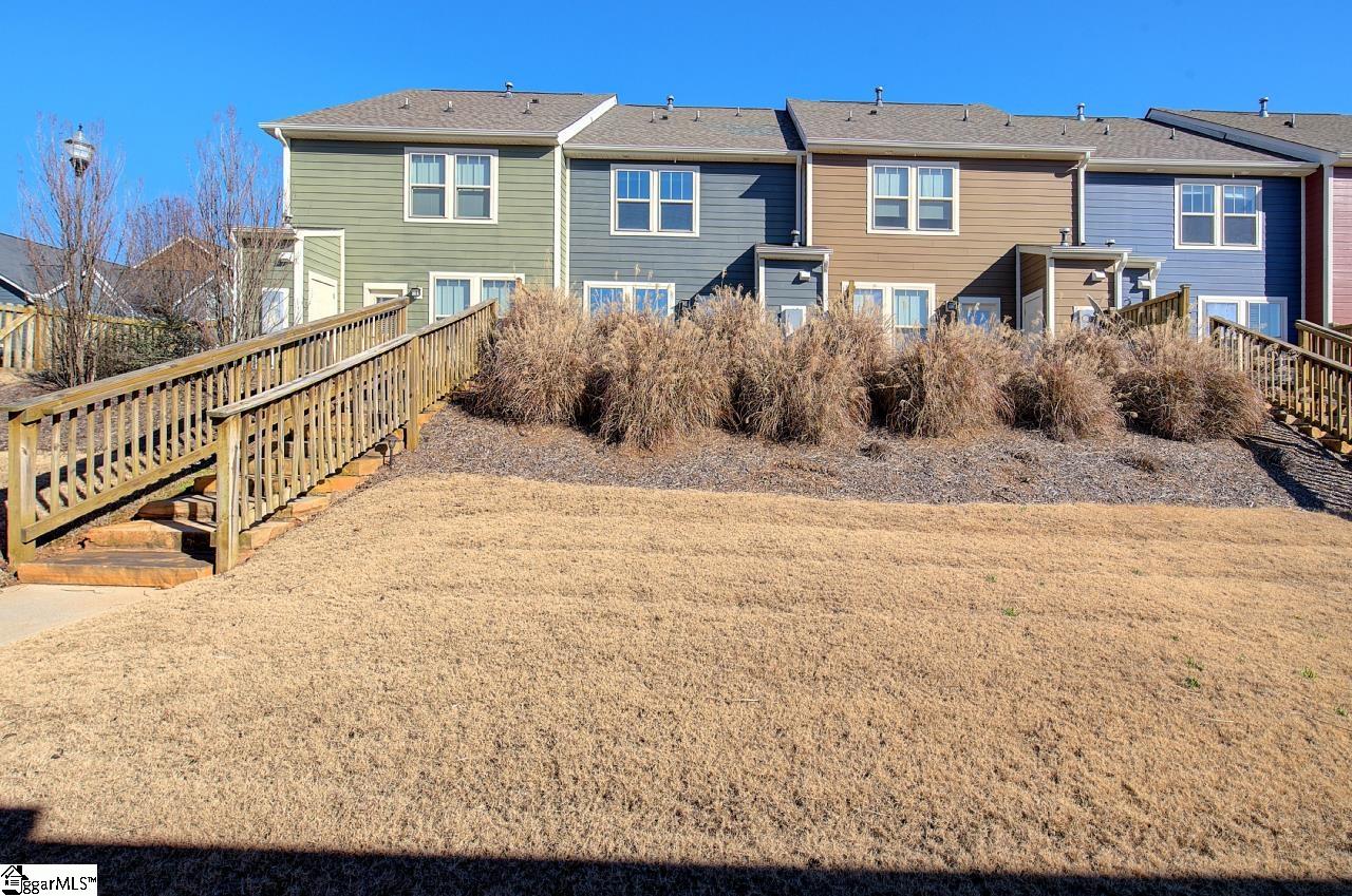 618 Springbank Alley