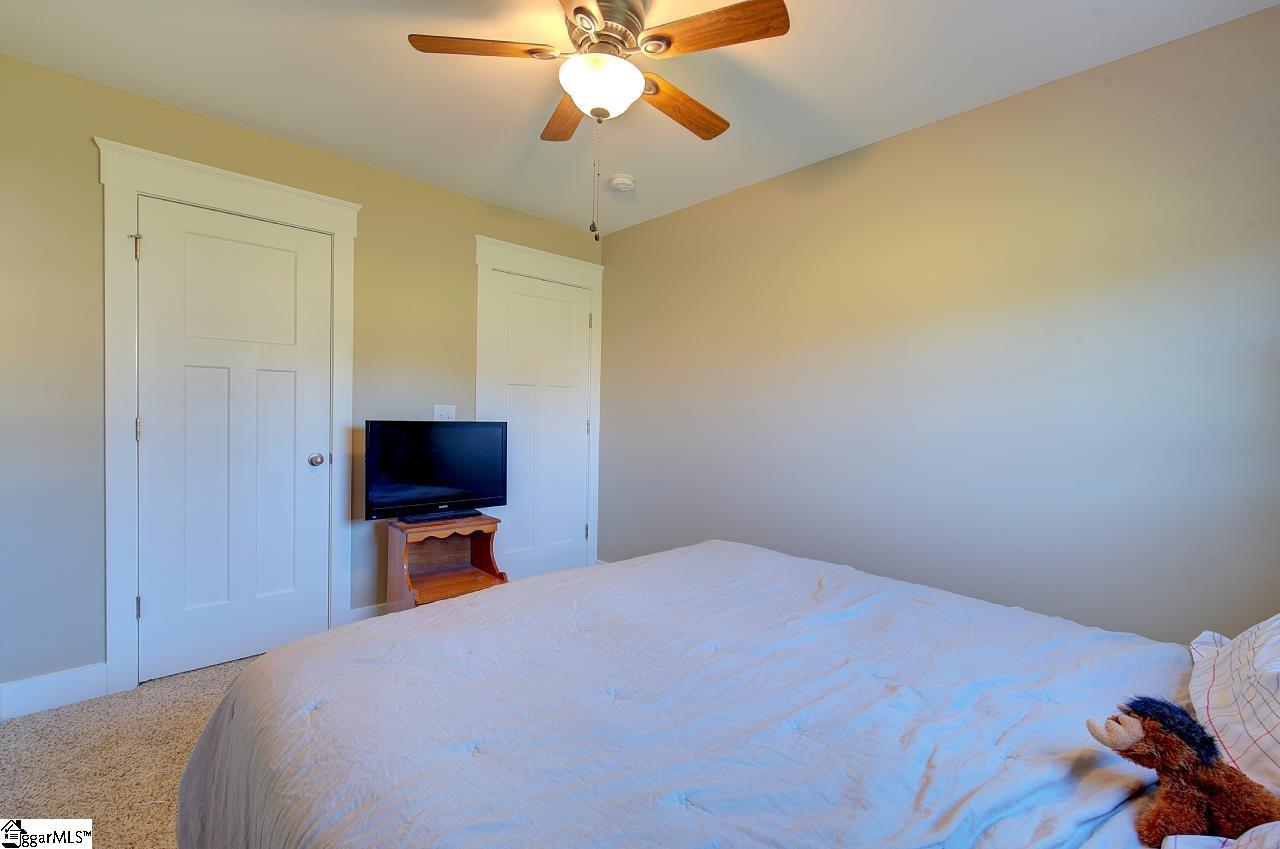 618 Springbank Alley