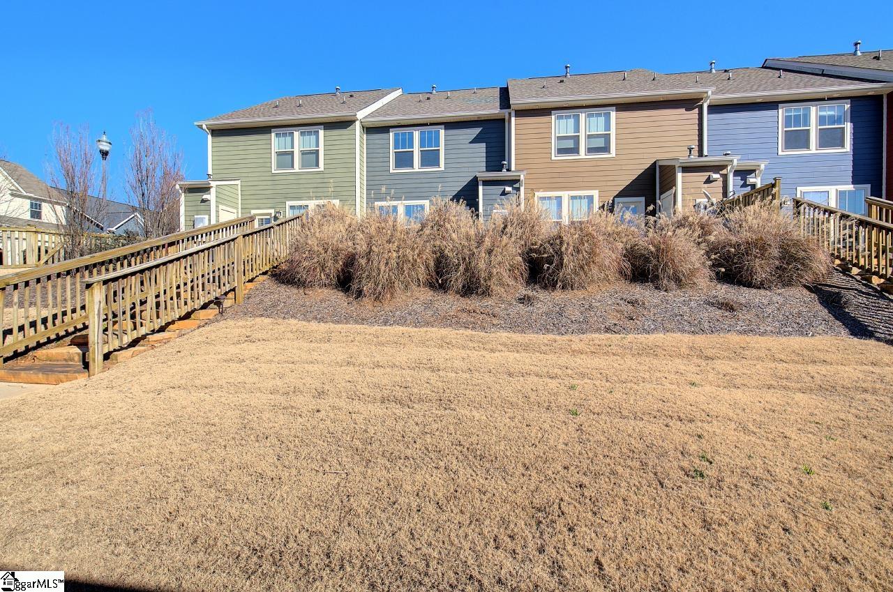 618 Springbank Alley