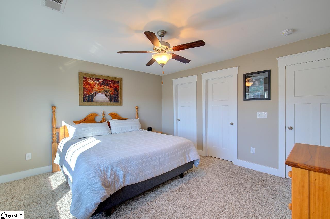 618 Springbank Alley