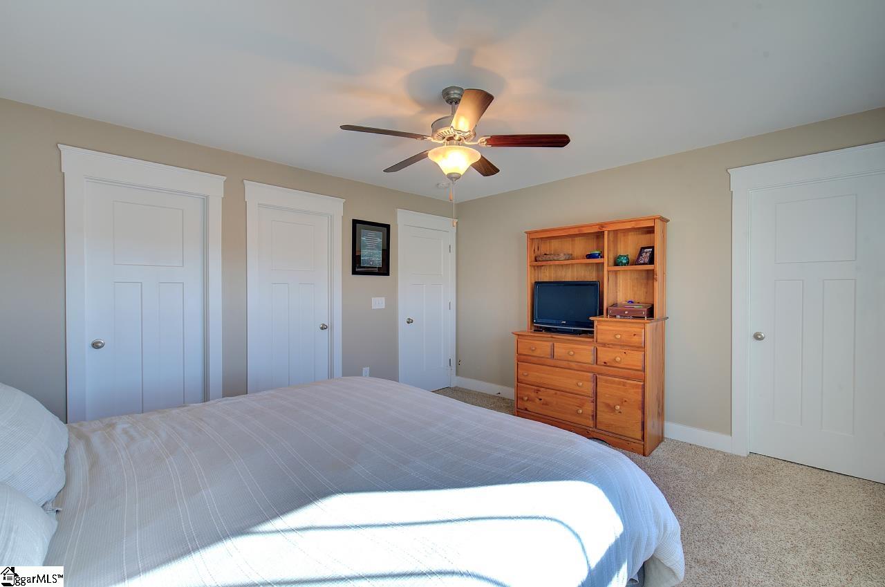 618 Springbank Alley