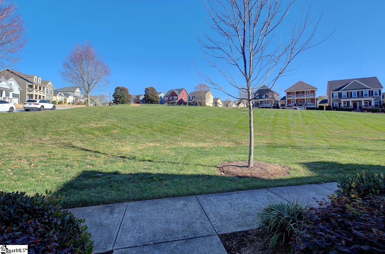618 Springbank Alley
