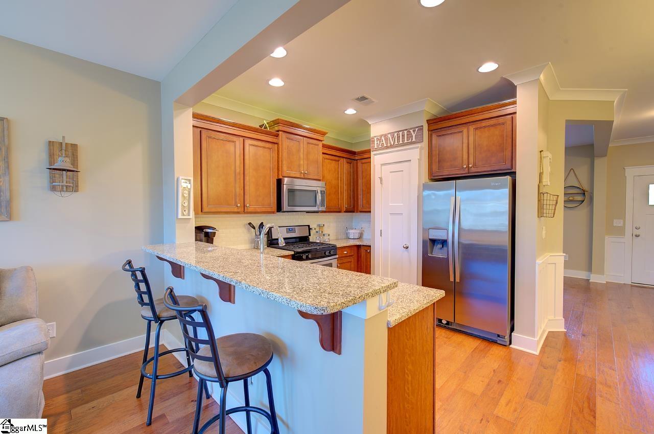 618 Springbank Alley