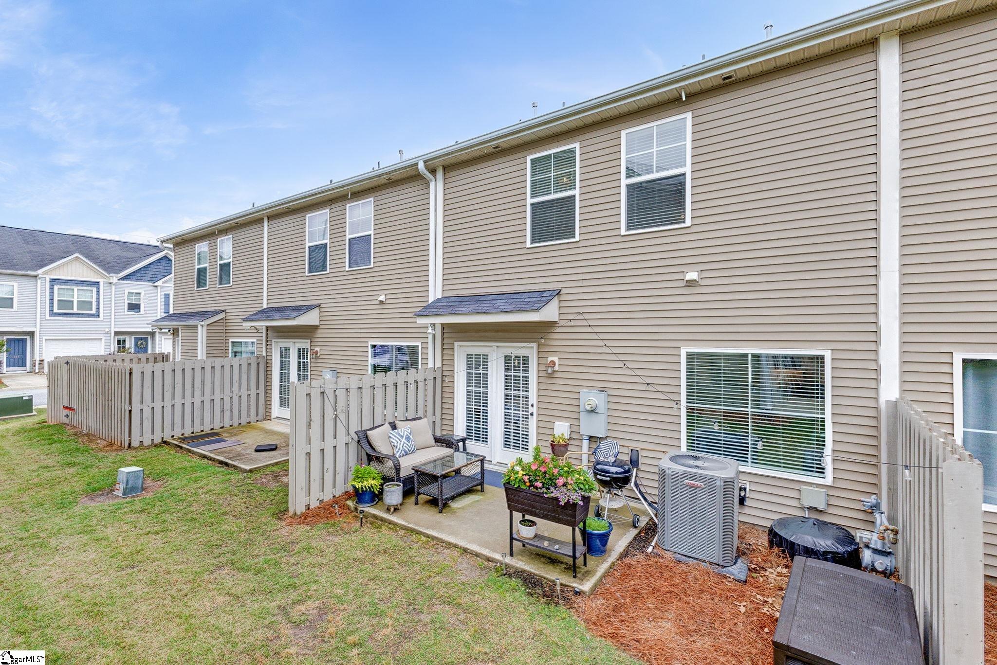 219 Button Willow Street