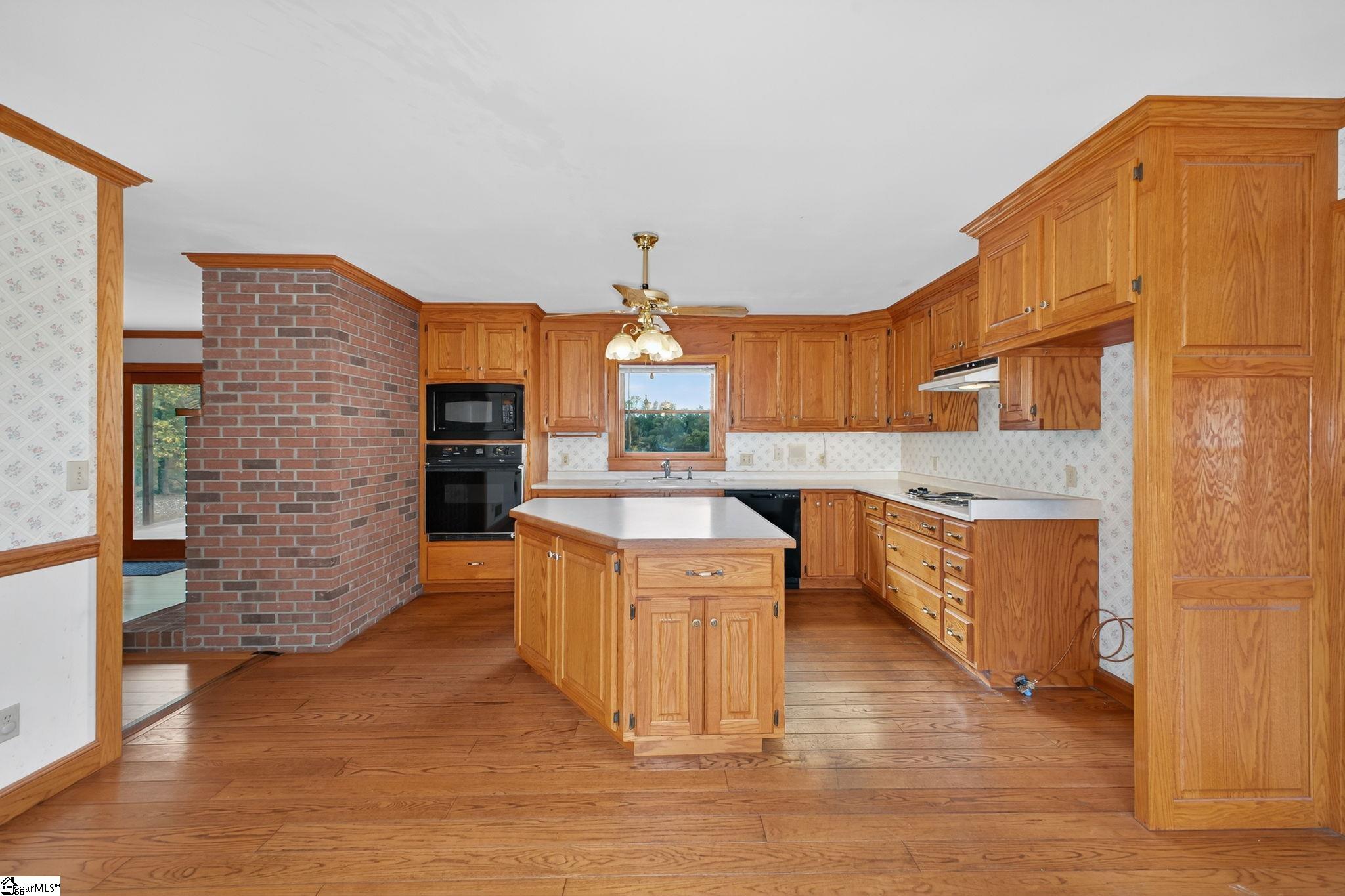 711 E Suber Road