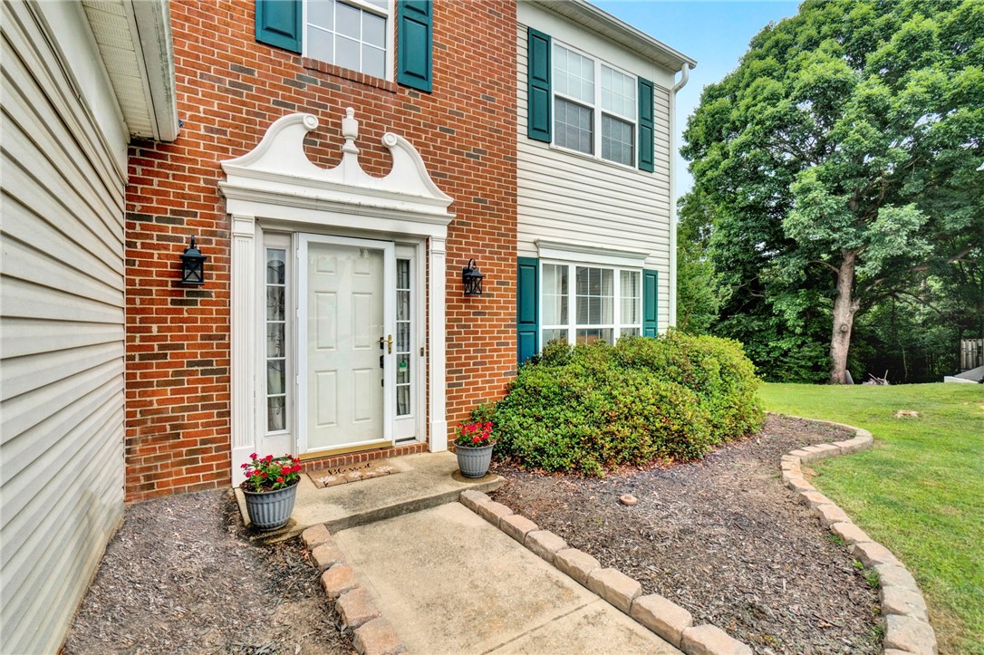 105 Ambrose Trail