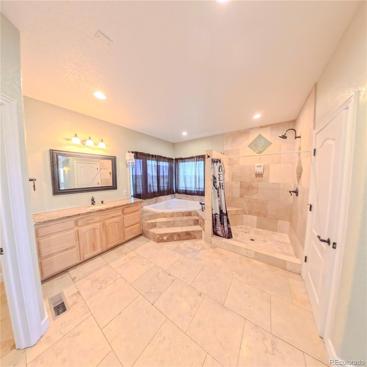 58989 E Chenango Place