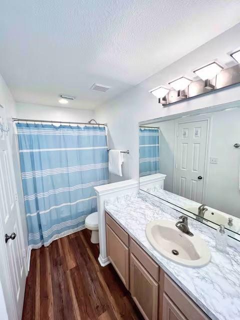 1426 Bluewater Highway