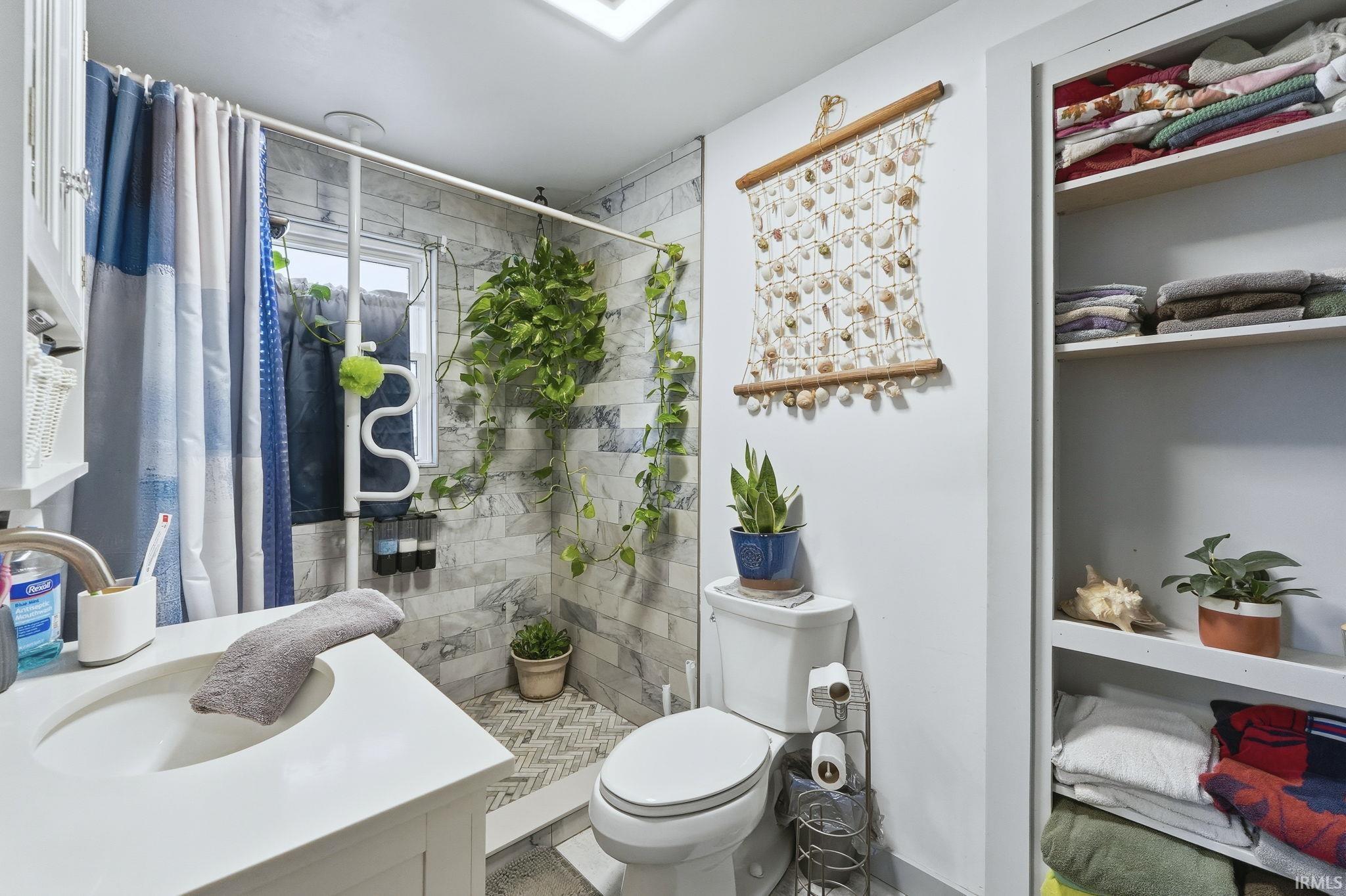 6612 Bradbury Avenue