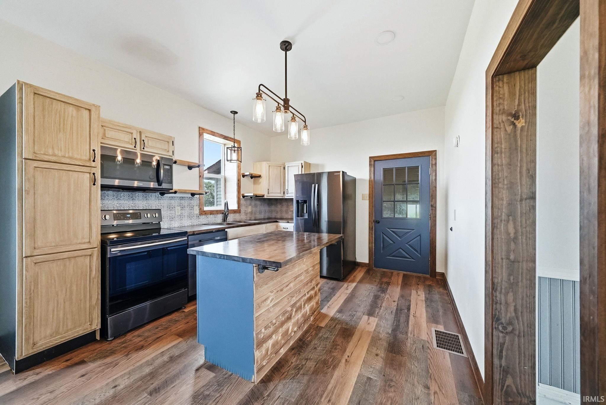 2113 State Road 1 Road