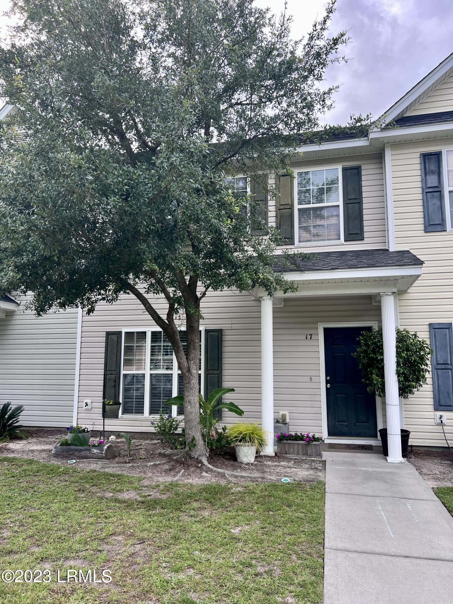 17 Running Oak Drive
