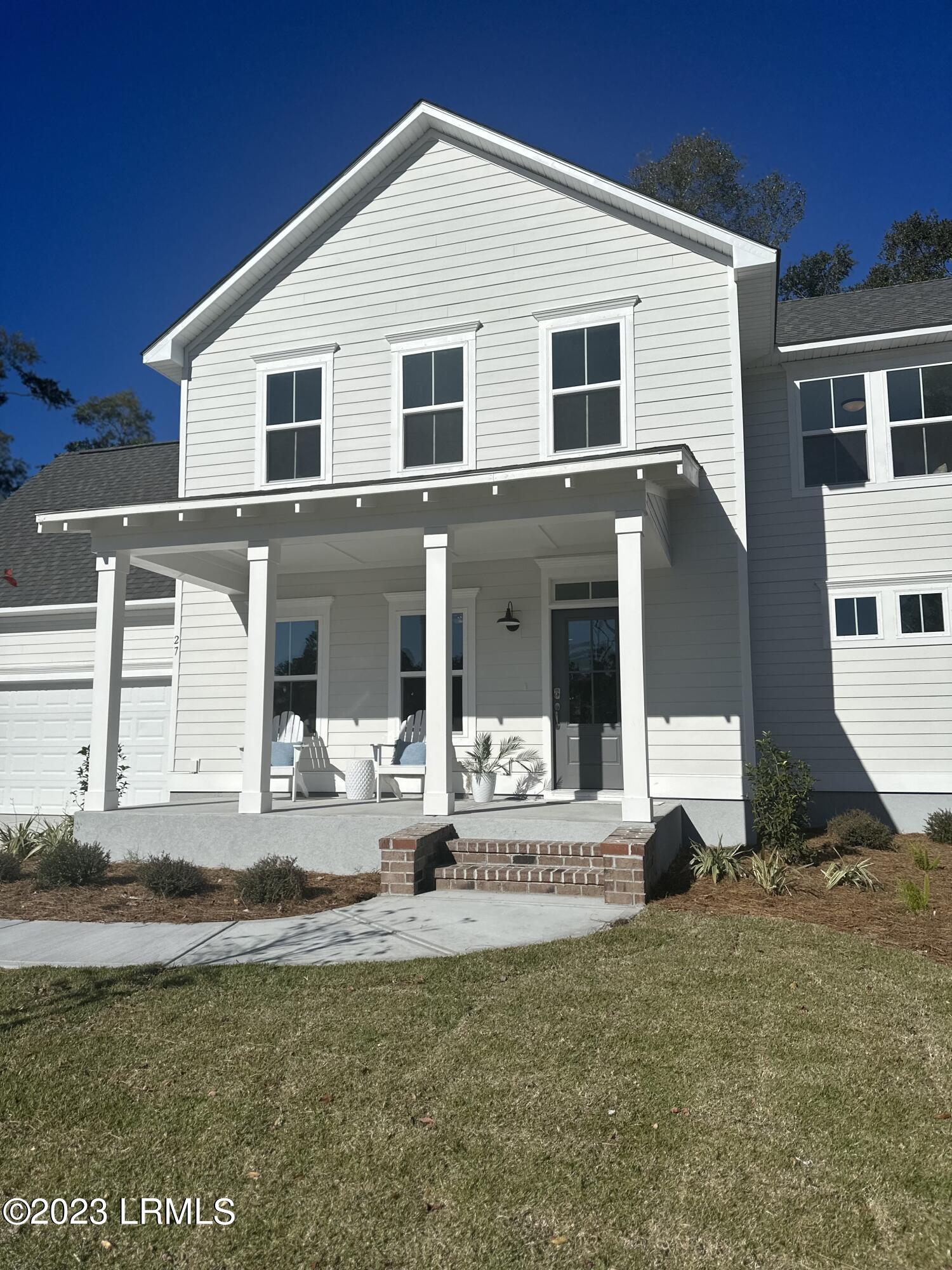 27 Middle Island Street
