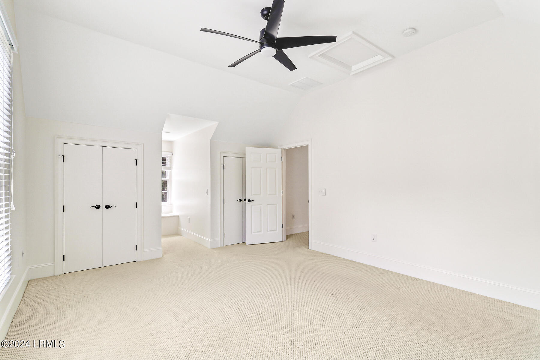 15 Long Pond Drive N