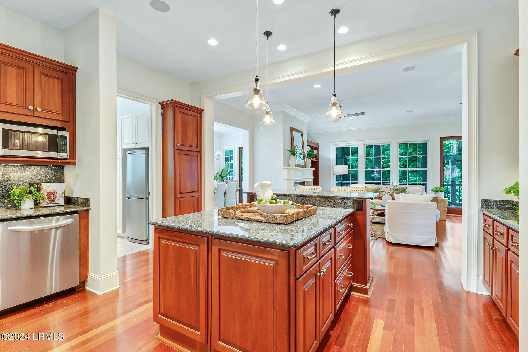 15 Long Pond Drive N
