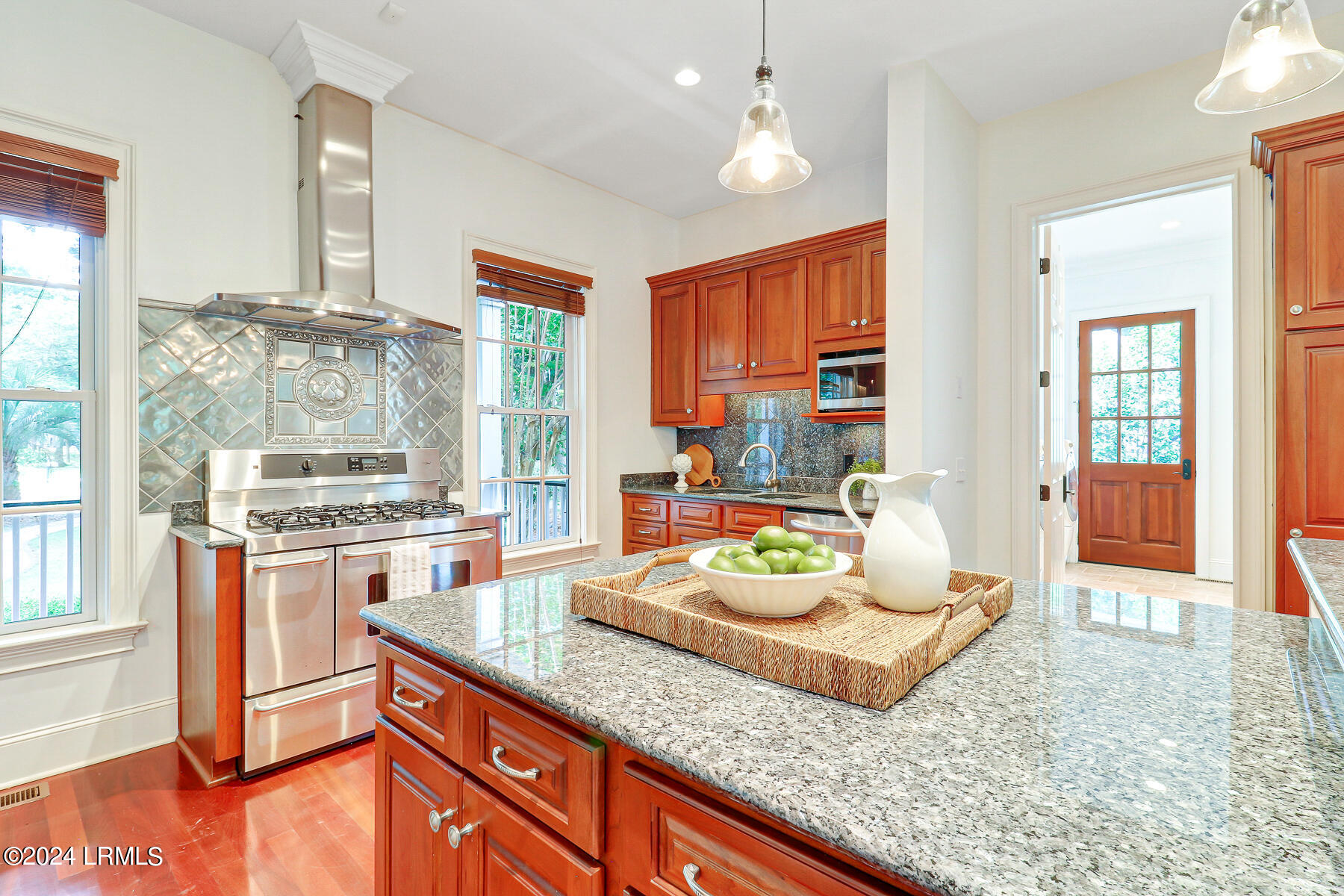 15 Long Pond Drive N