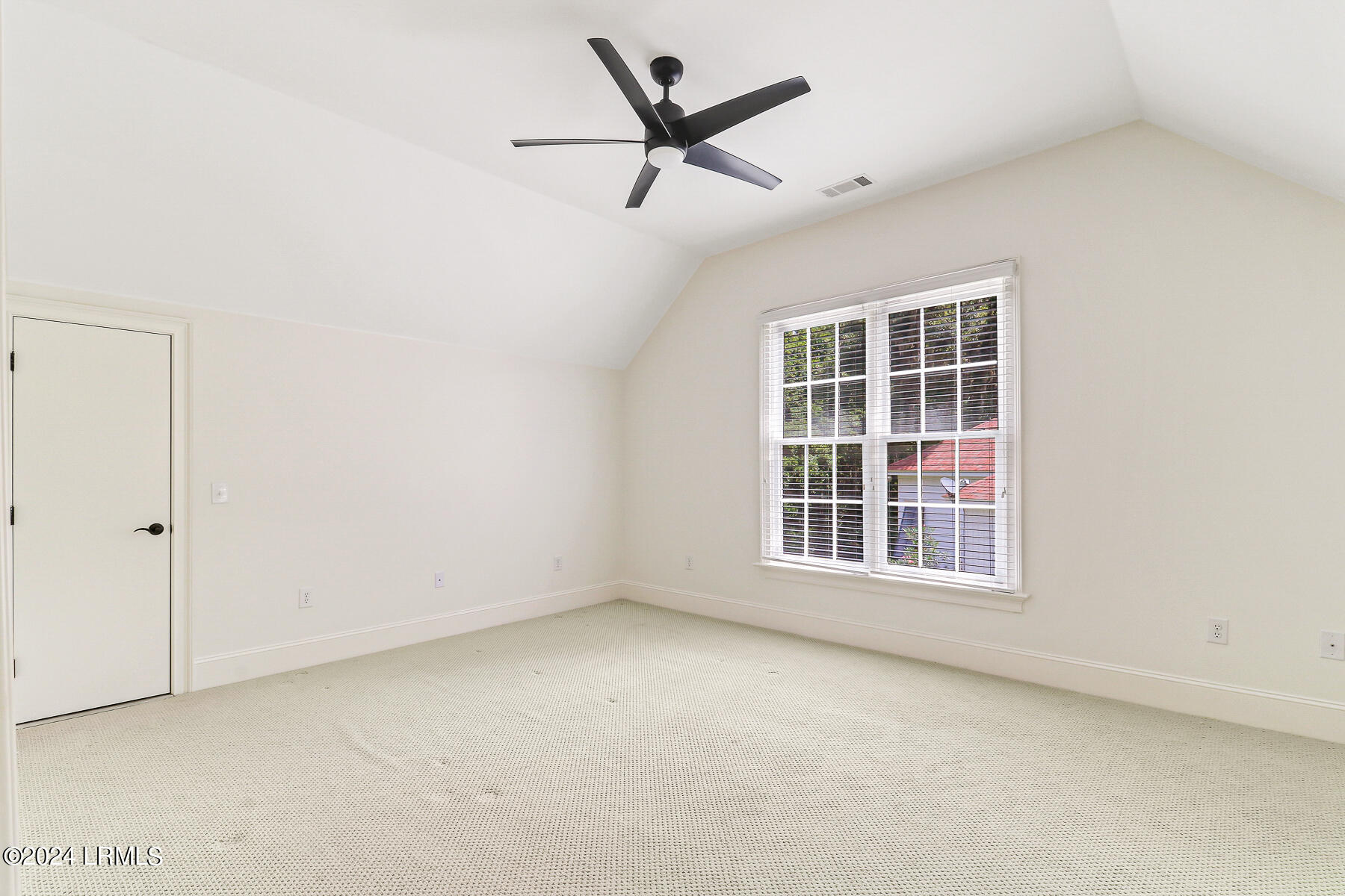 15 Long Pond Drive N