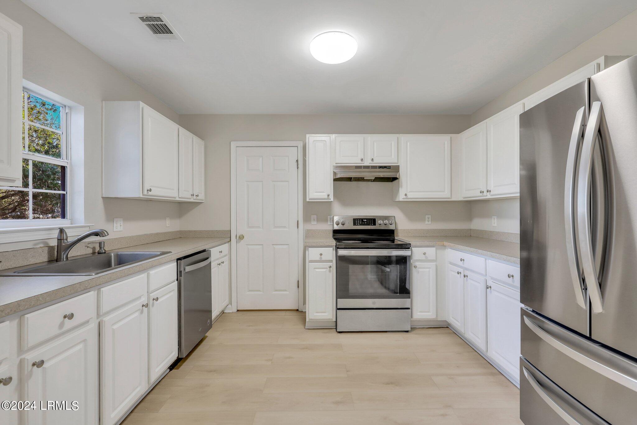 11 Wiregrass Way