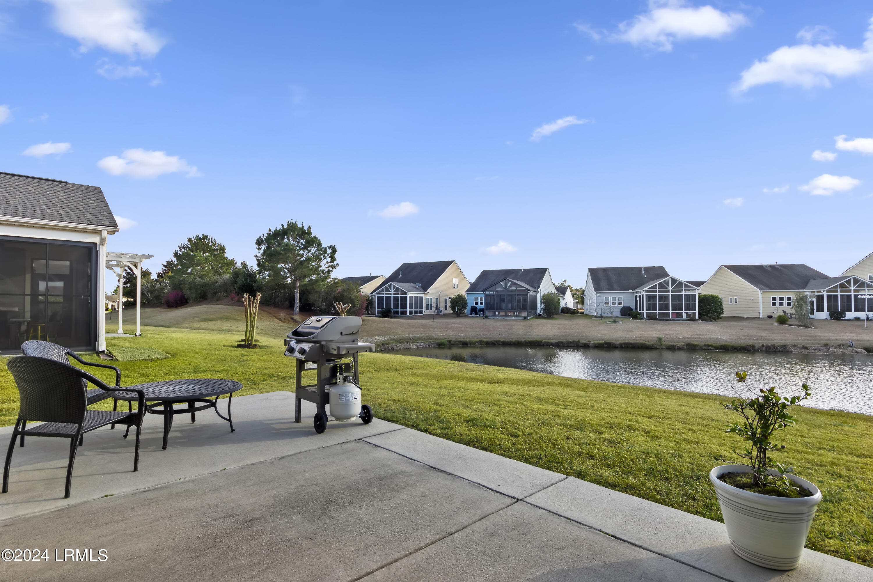 92 Valleybrooke Court S