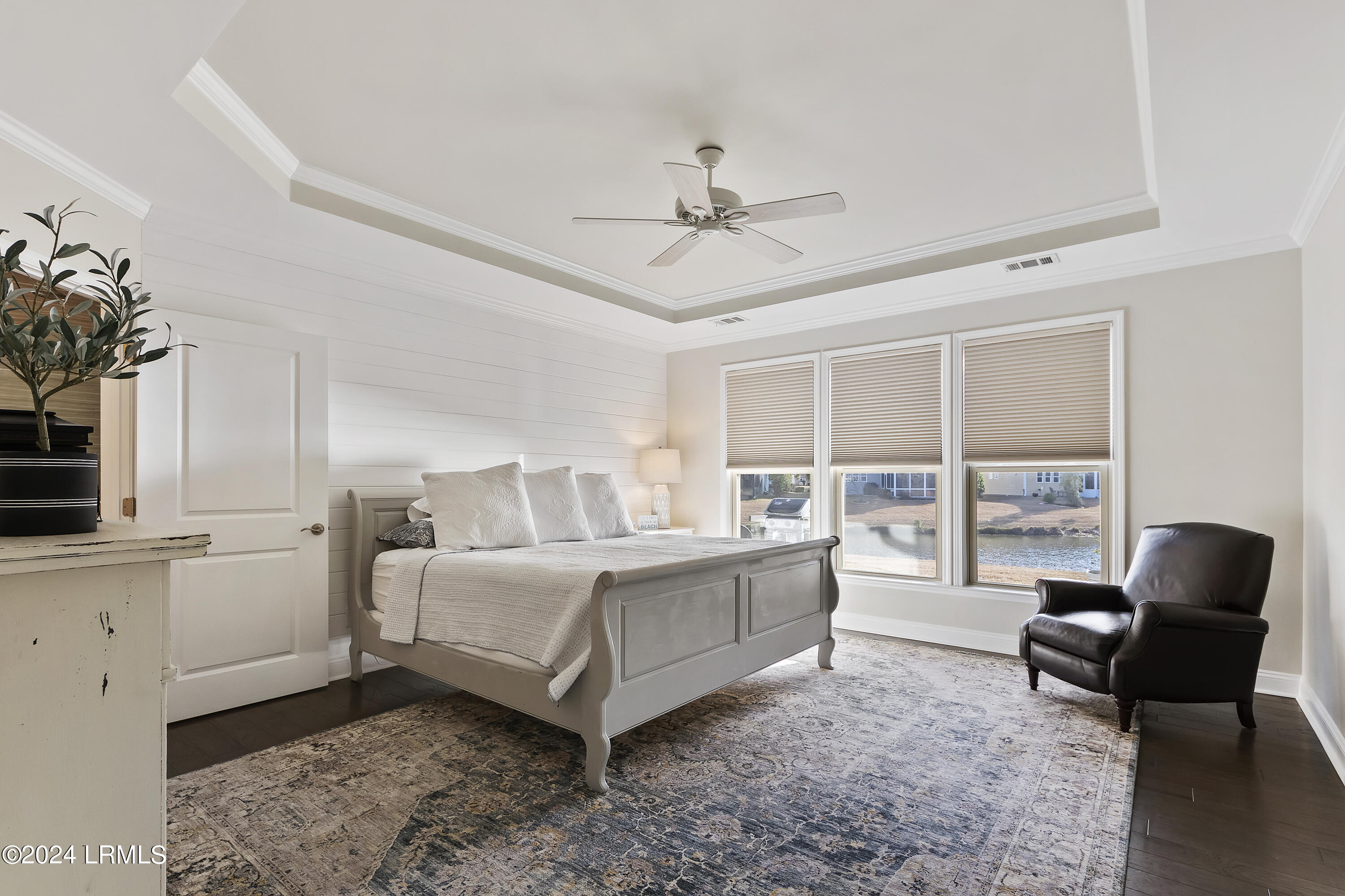 92 Valleybrooke Court S