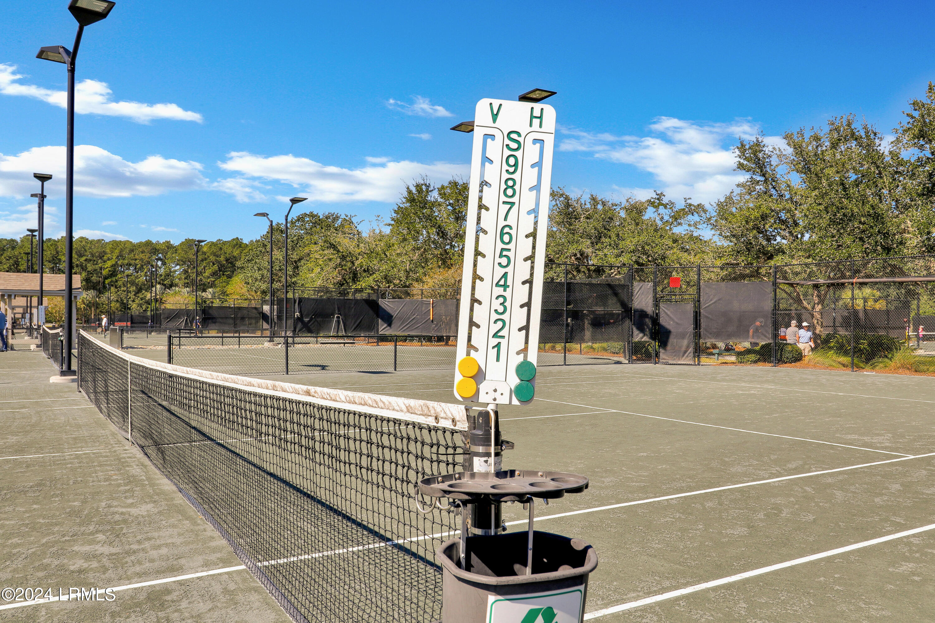 92 Valleybrooke Court S